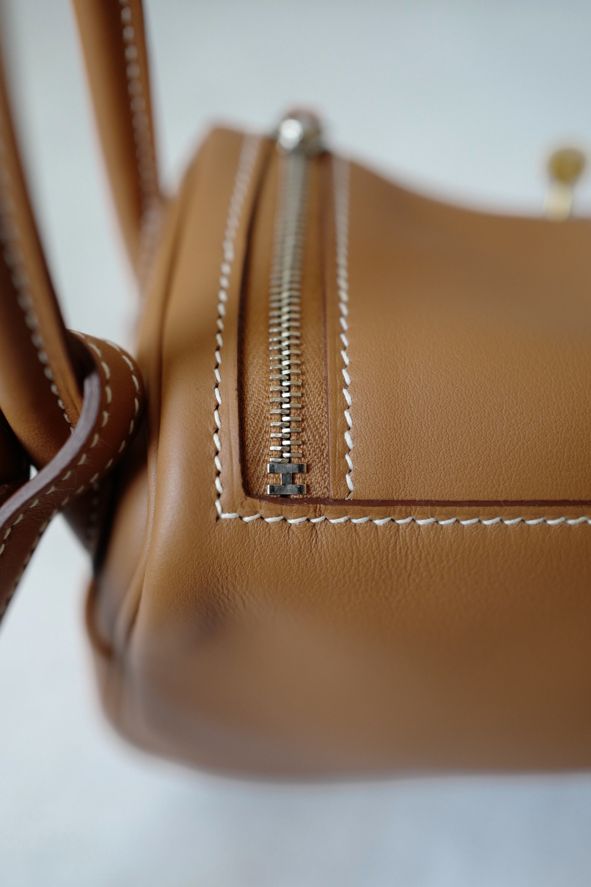 BNIB Hermès Lindy Mini II Bag Swift Leather Gold 37 Electrum Silver/Gold Hardware