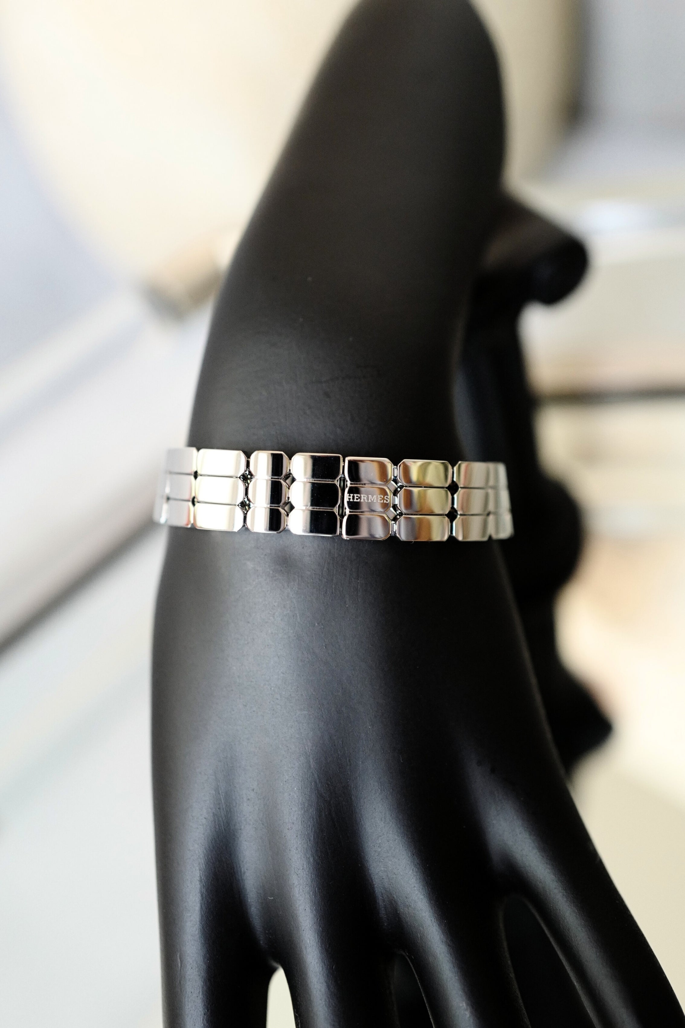 BNIB Hermès Mini Kelly Watch 16mm Sans Coloris with Diamonds