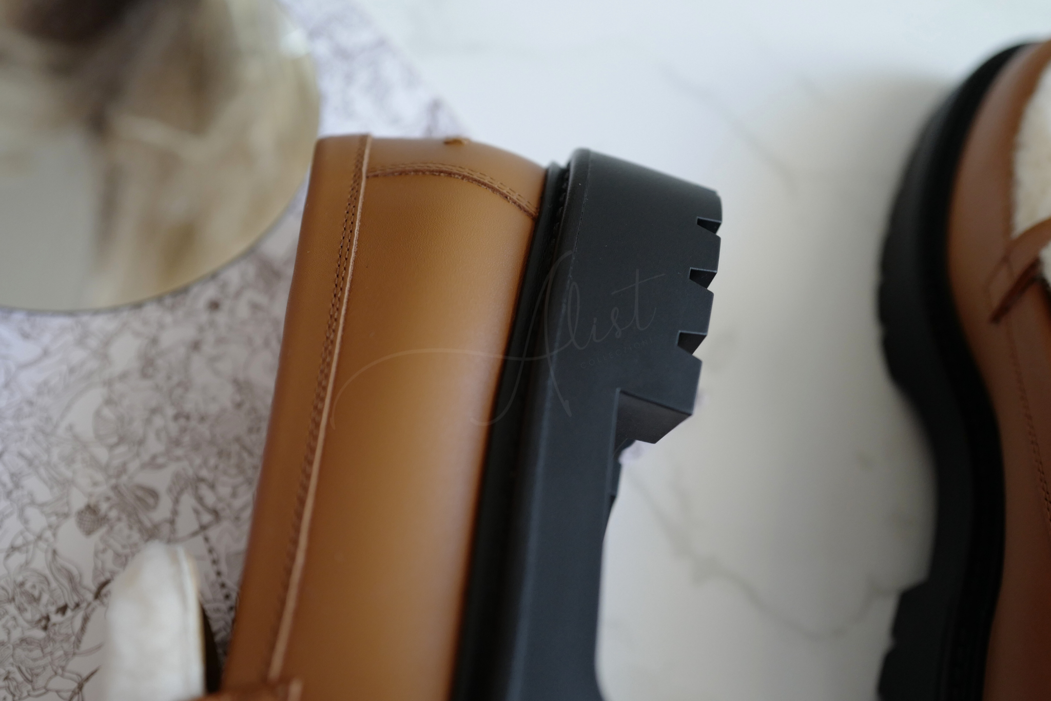 BNIB Hermes shoes icone loafers naturel / écru shearling Size 38