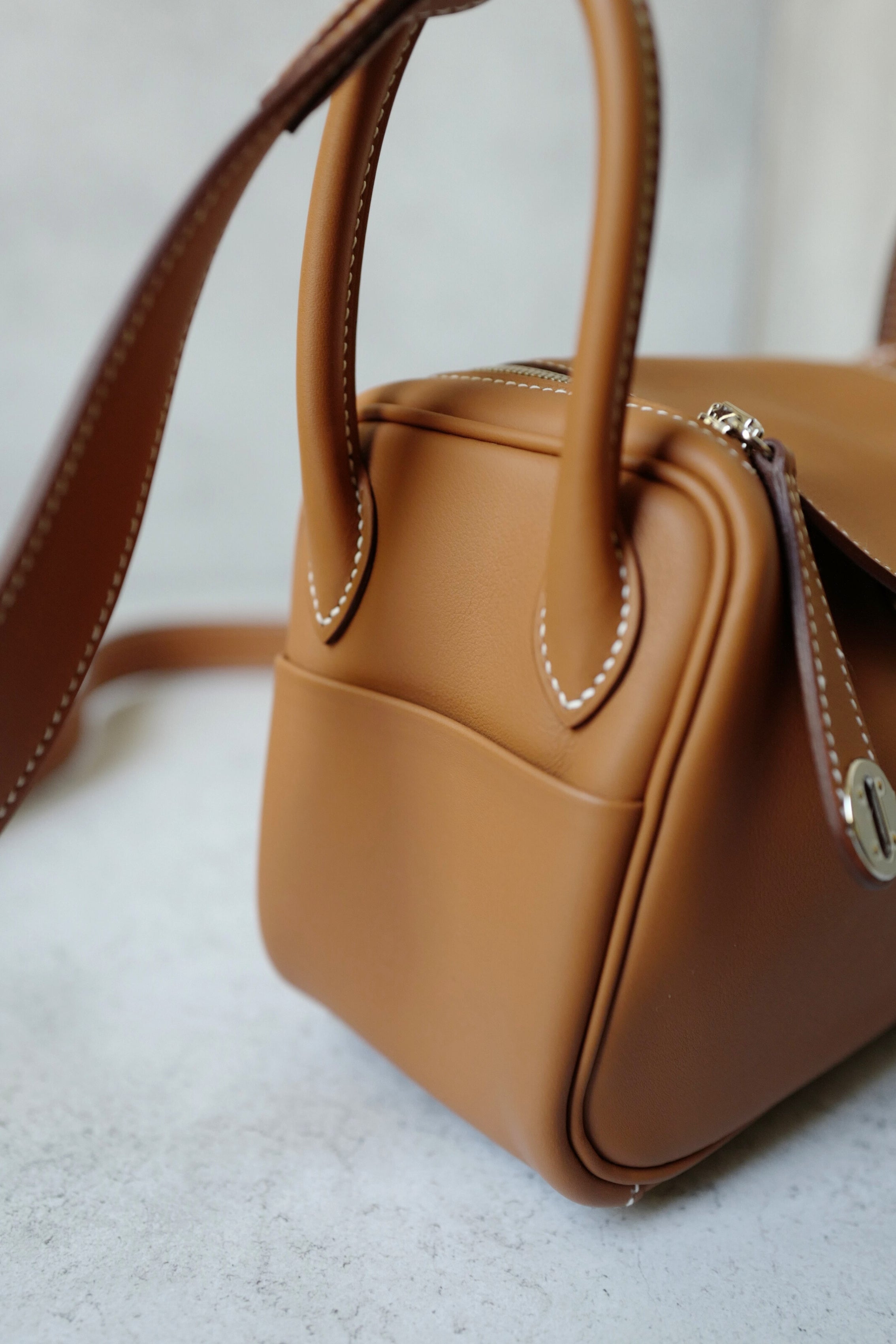 BNIB Hermès Lindy Mini II Bag Swift Leather Gold 37 Electrum Silver/Gold Hardware