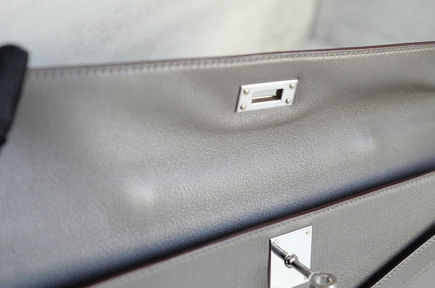 Hermès Kelly Cut Etain Swift Leather Palladium Hardware Preowned Clutch