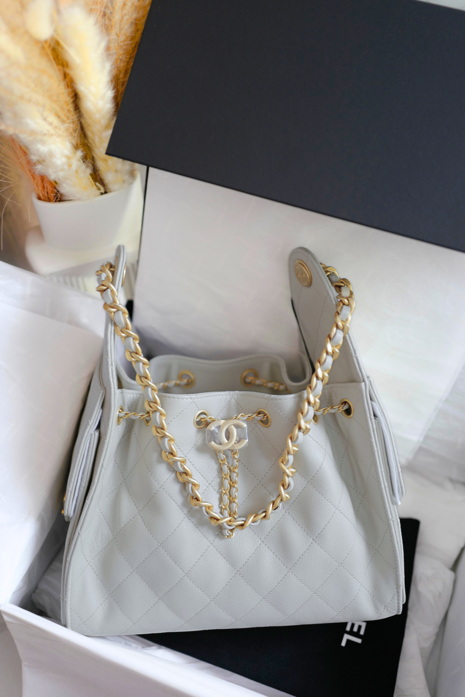 NEW CHANEL 2025 25B Small Hobo Bag Grained Calfskin Light Grey GHW