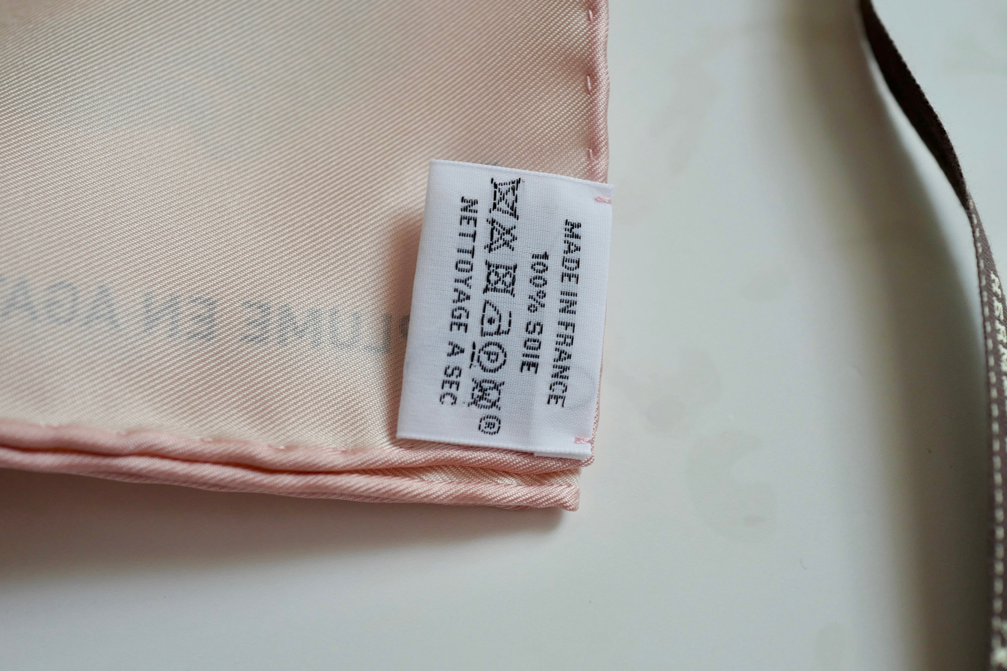 NEW Hermes Nous Sommes Inseparables scarf 90 rose thé / rouge H / bronze