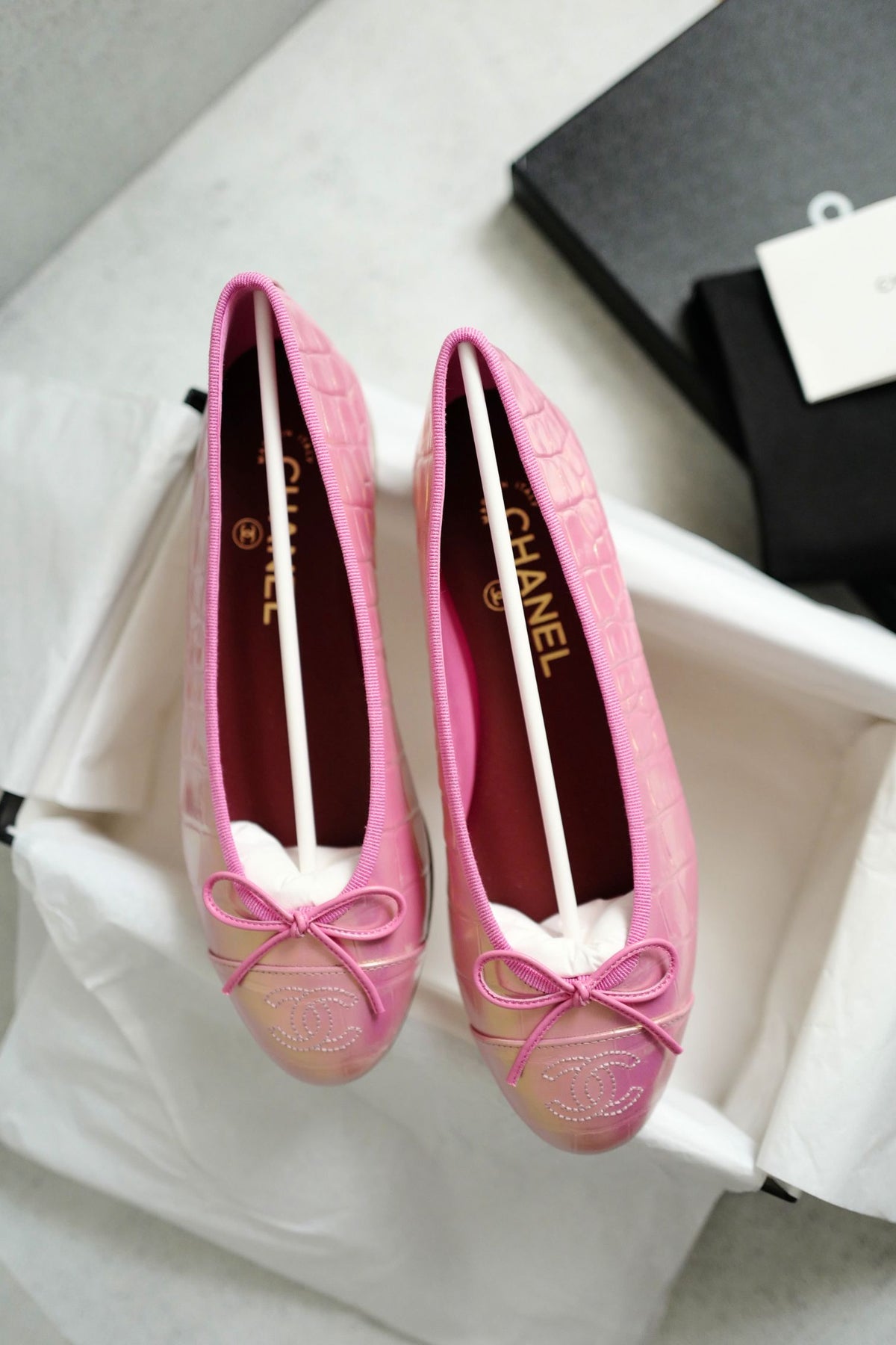 NEW Chanel 26K Matthieu Blazy's Ballet Flats Croc Embossed Calfskin Pink Size 37
