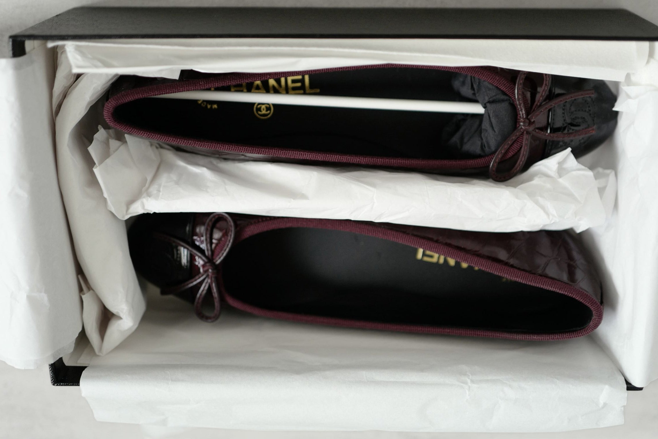 Chanel 26A Ballet Flats Croc Embossed Patent Calfskin Burgundy Black Size 38.5