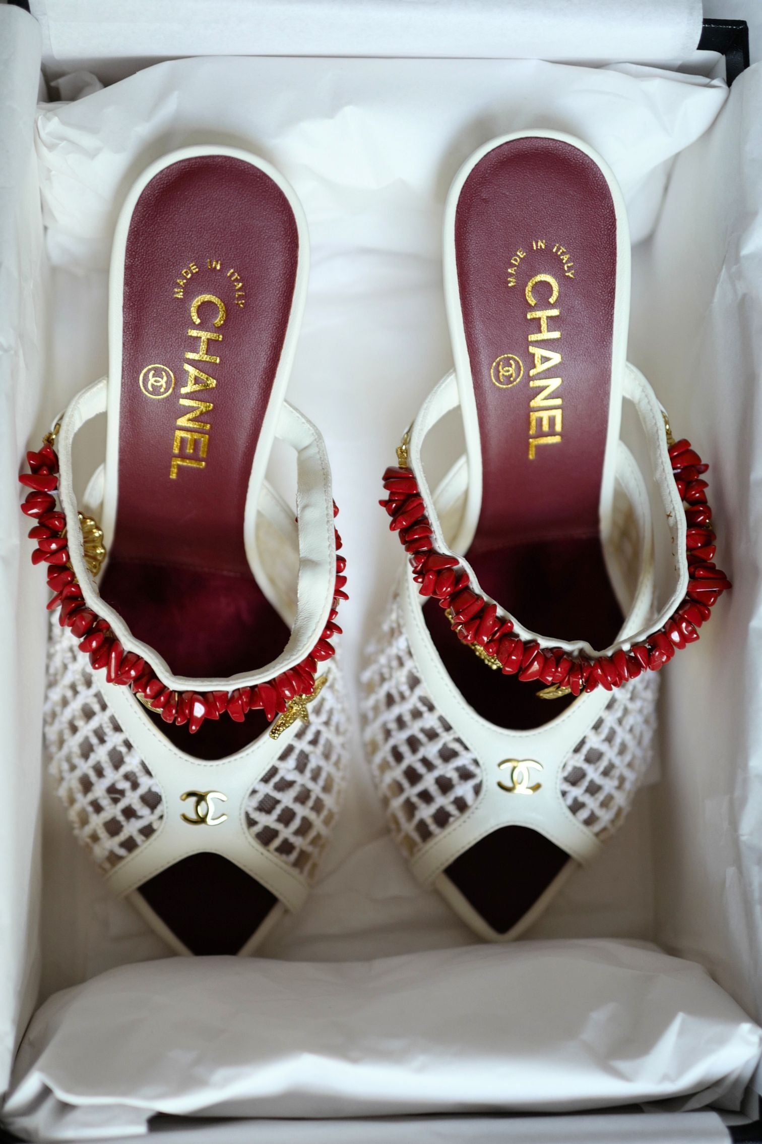 Chanel 26M Coco Beach Mules Ivory Mesh/Cotton/Lambskin/Resin/Metal Size 38