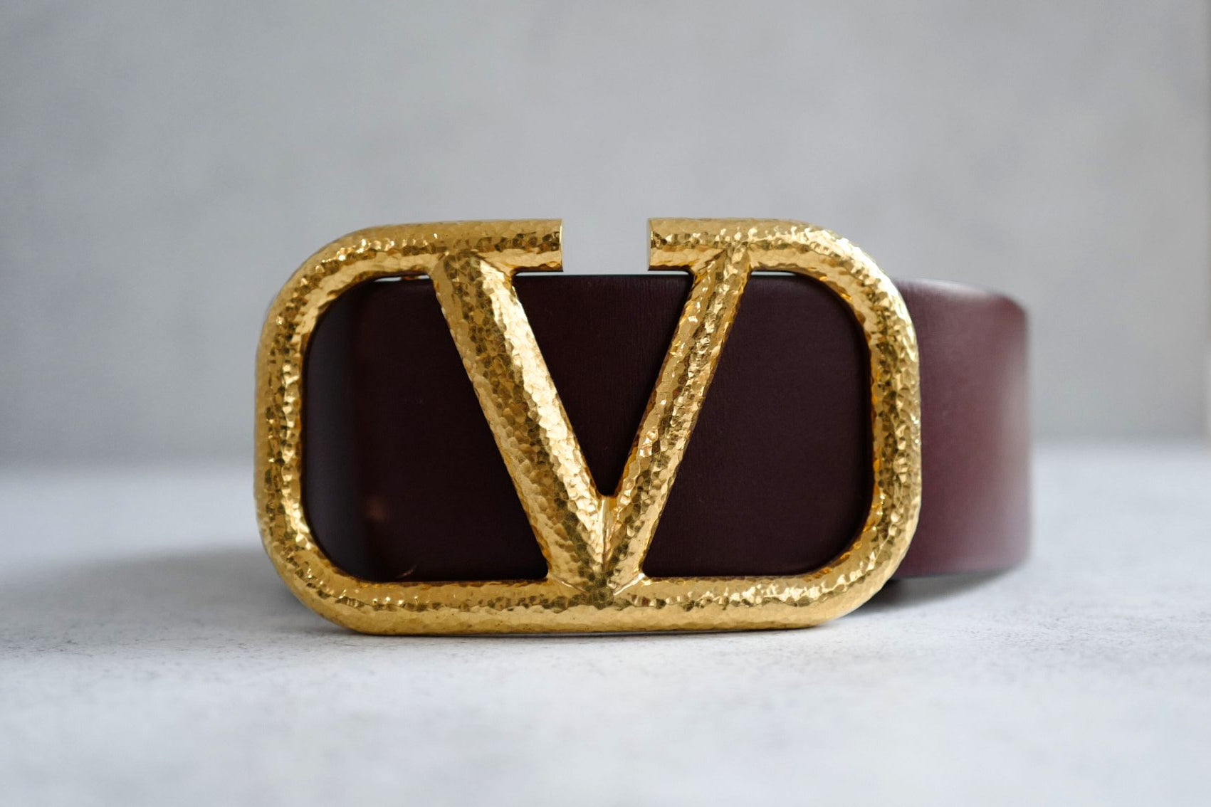 Valentino Vlogo Hammered Buckle Reversible Wide Signature Belt Burgundy/Blush