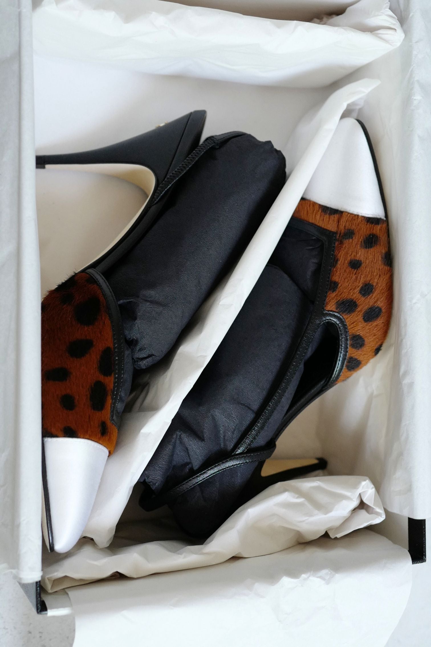 Chanel 26A Métiers d’Art Slingback Heels Brown/Black/White Leopard size 37.5