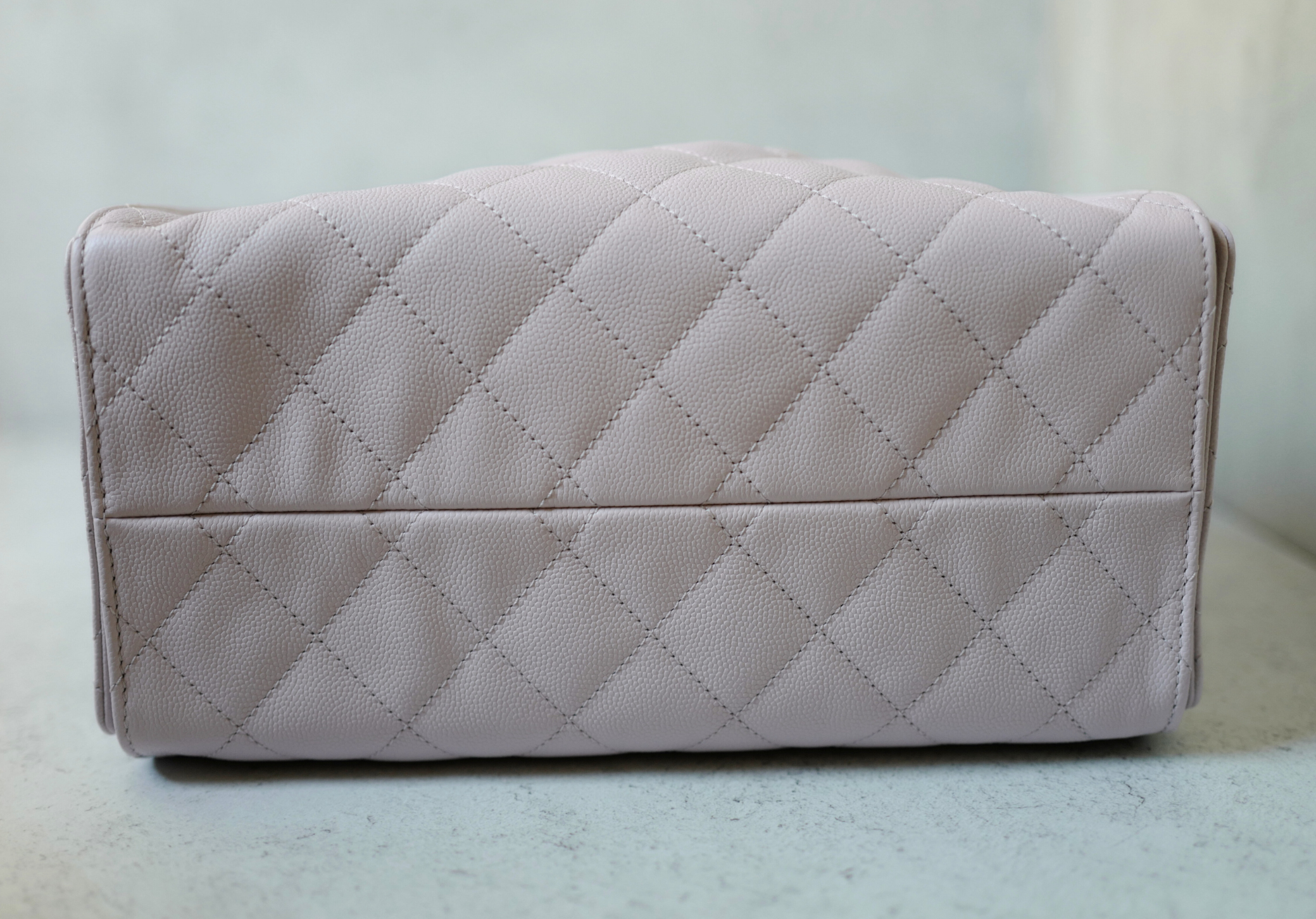 BNIB Chanel 25K Small Hobo Bag Light Pink Grained Calfskin with Gold Hardware