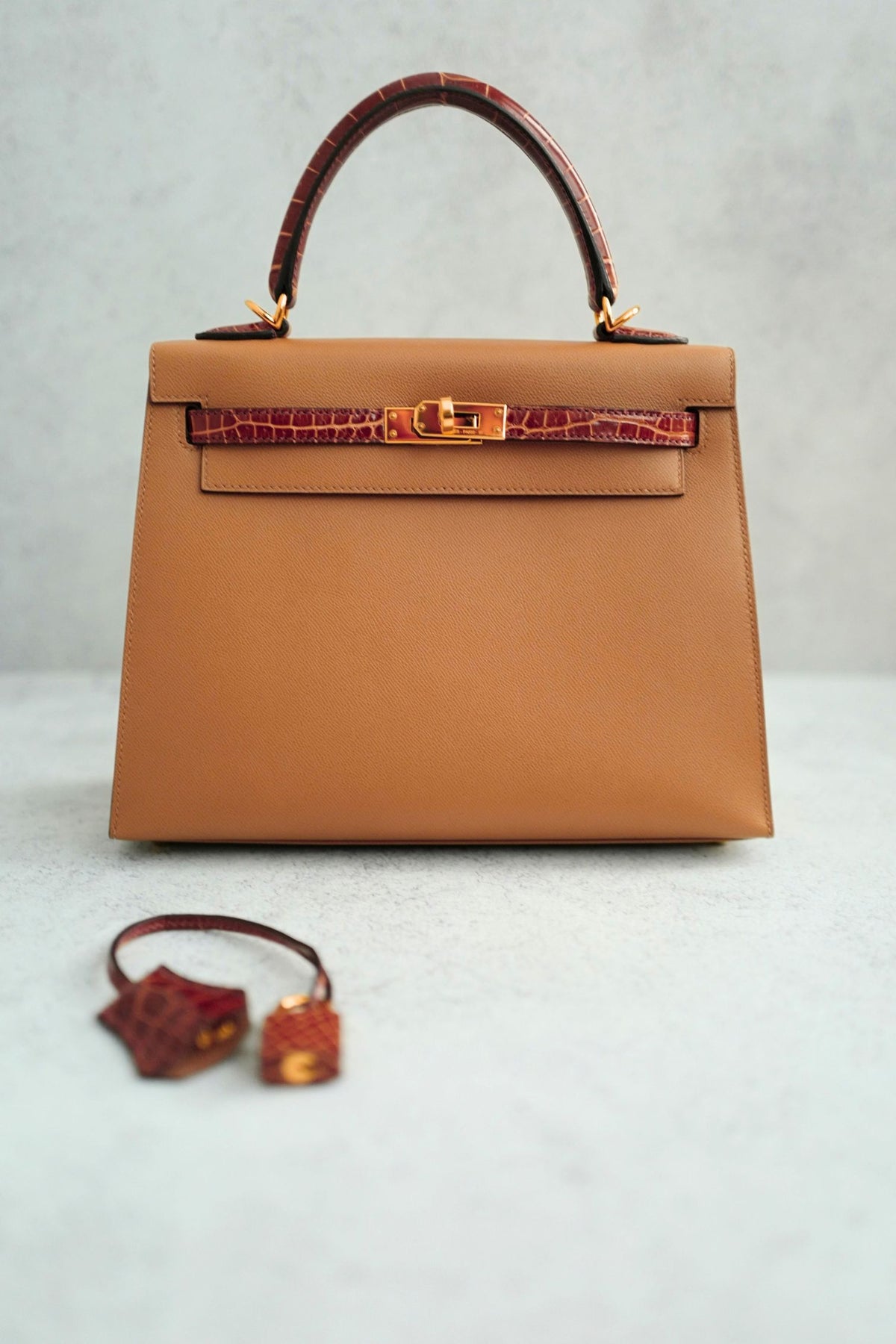 Hermes Kelly 25 Touch Chai/Miel Veau Madame Sellier Gold Hardware