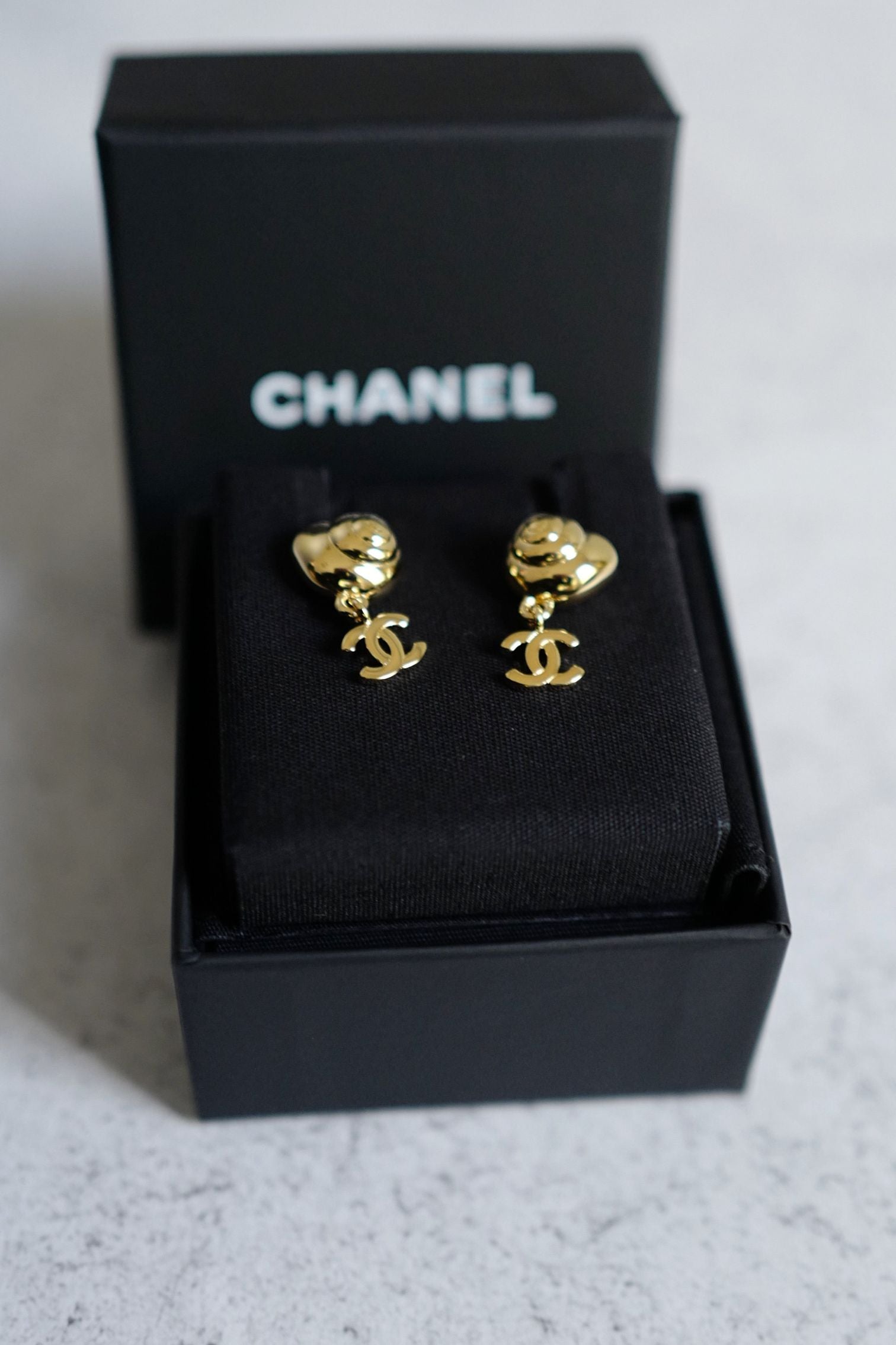 Chanel 26M Coco Beach Pendant Earrings Metal Gold