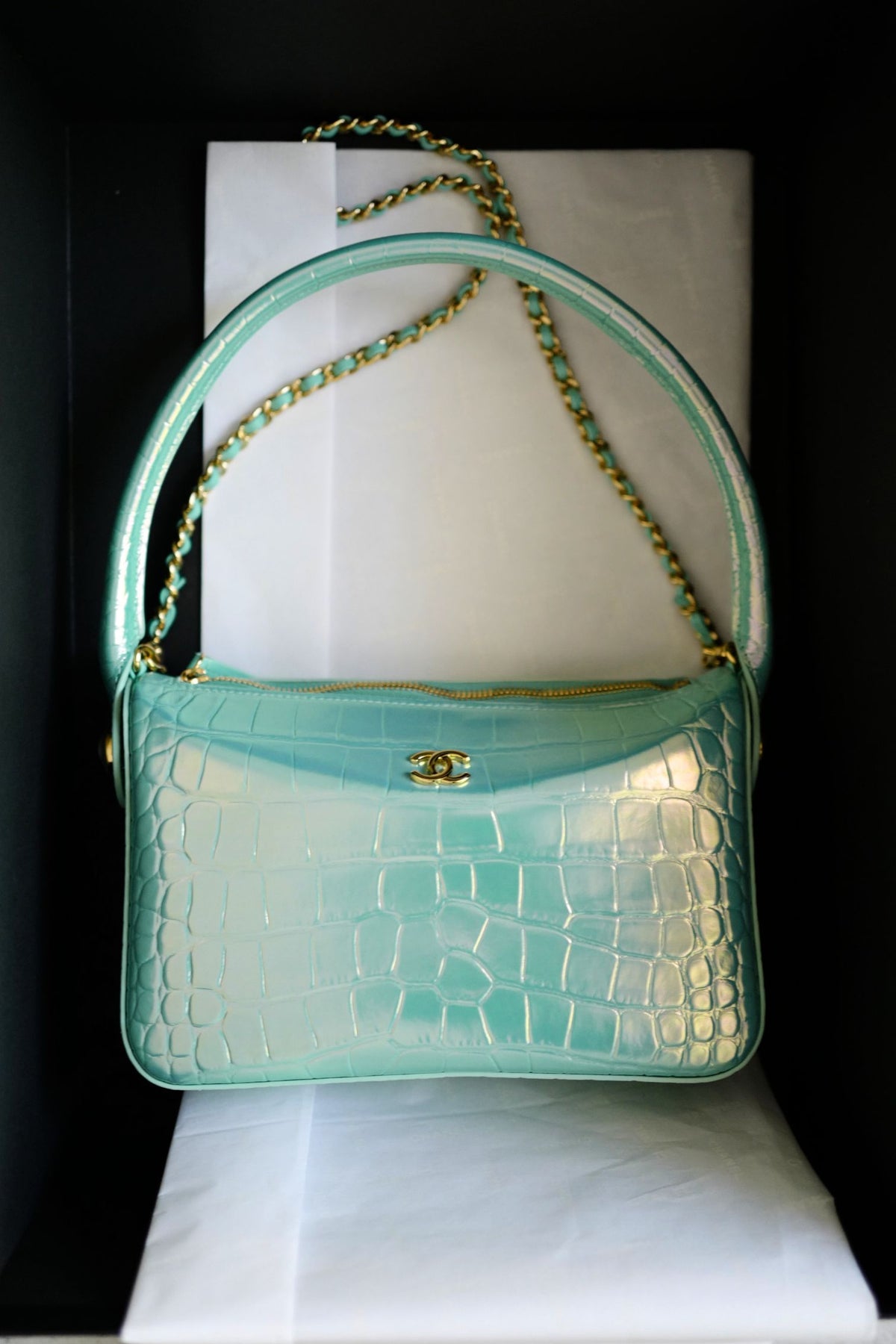 NEW Chanel 26K Clutch With Chain Turquoise Croc Embossed Calfskin GHW