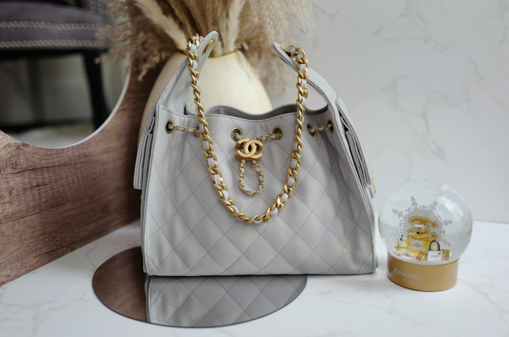 NEW CHANEL 2025 25B Small Hobo Bag Grained Calfskin Pale Grey