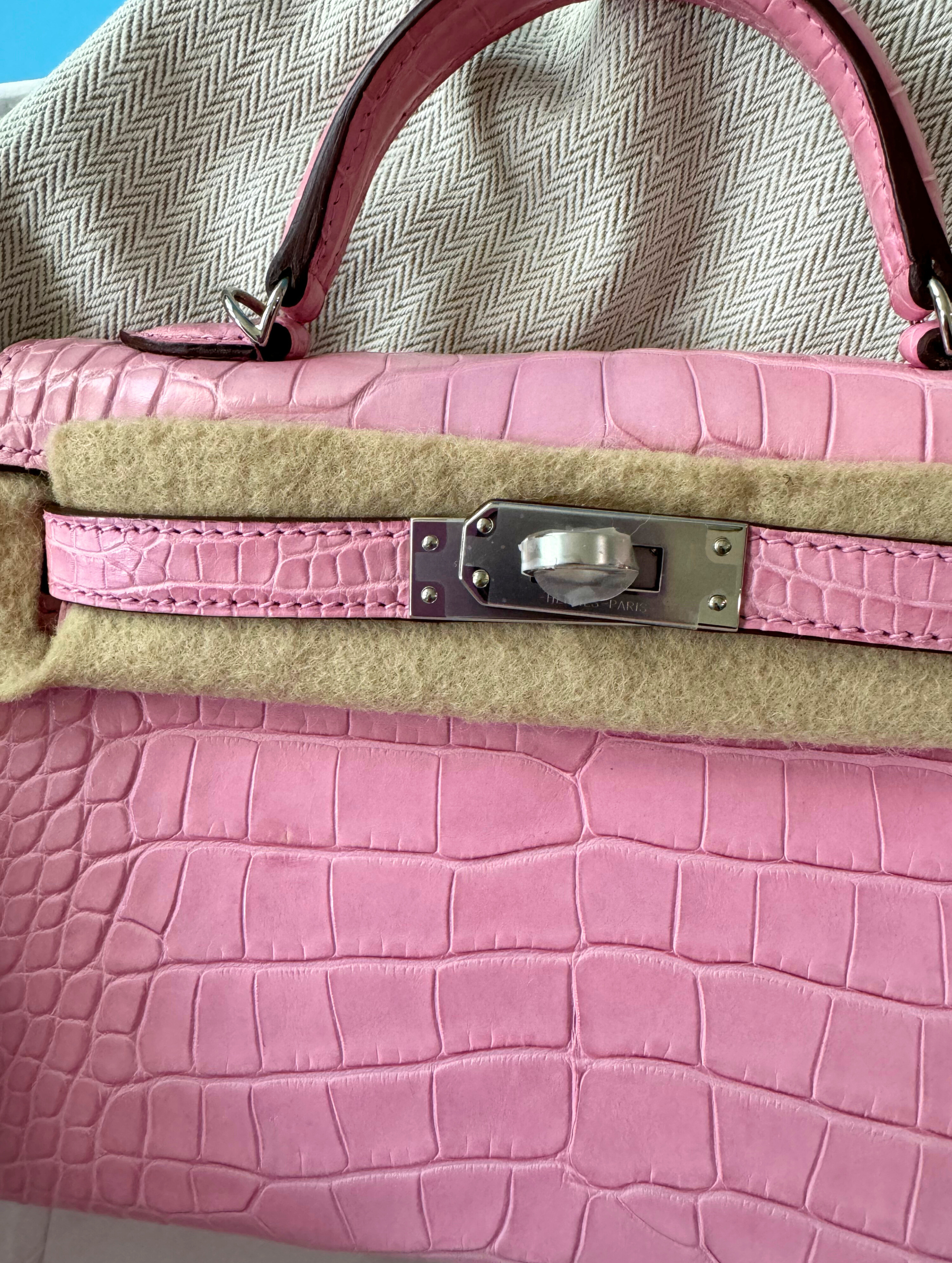 Hermès Mini Kelly 20 5P Pink Matte Alligator with Palladium Hardware