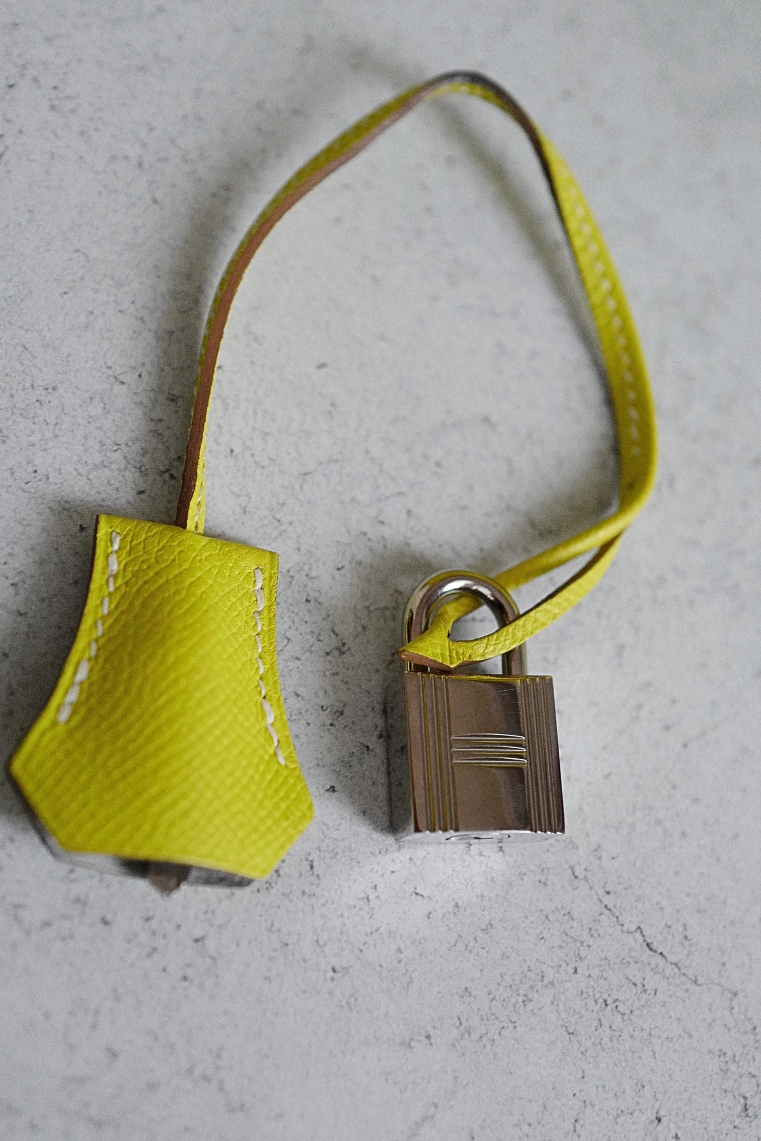 Preowned Hermès Kelly 35 Candy Lime Epsom Leather Gris Perle Inside Palladium Hardware