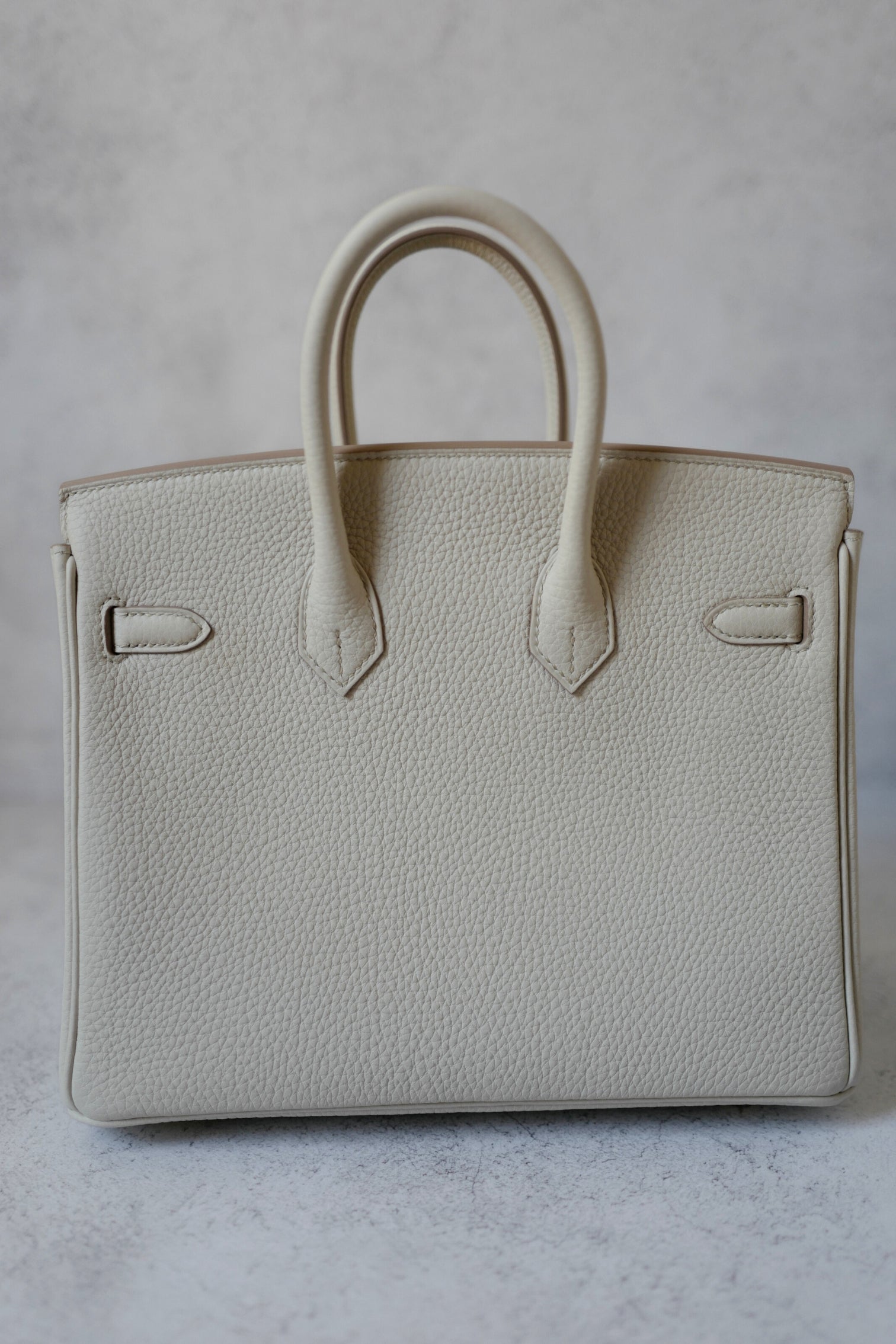 BNIB Hermès Birkin 25 Bag Beton Veau Togo Leather with Gold Hardware K 2025