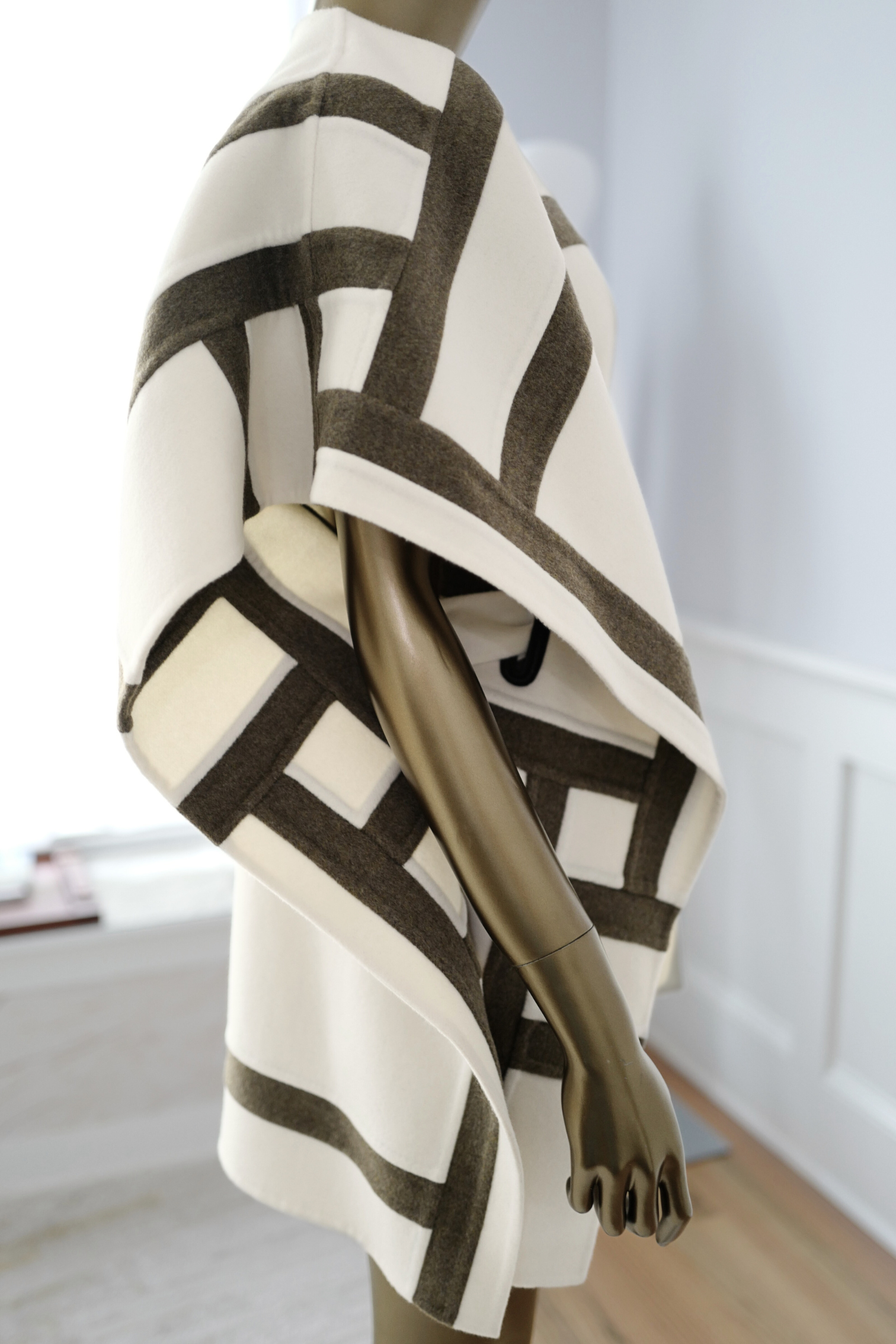 Hermes Gilet Long Inspo Poncho Cachemire Doubl91 Blanc Casse size 34 Retail $10K