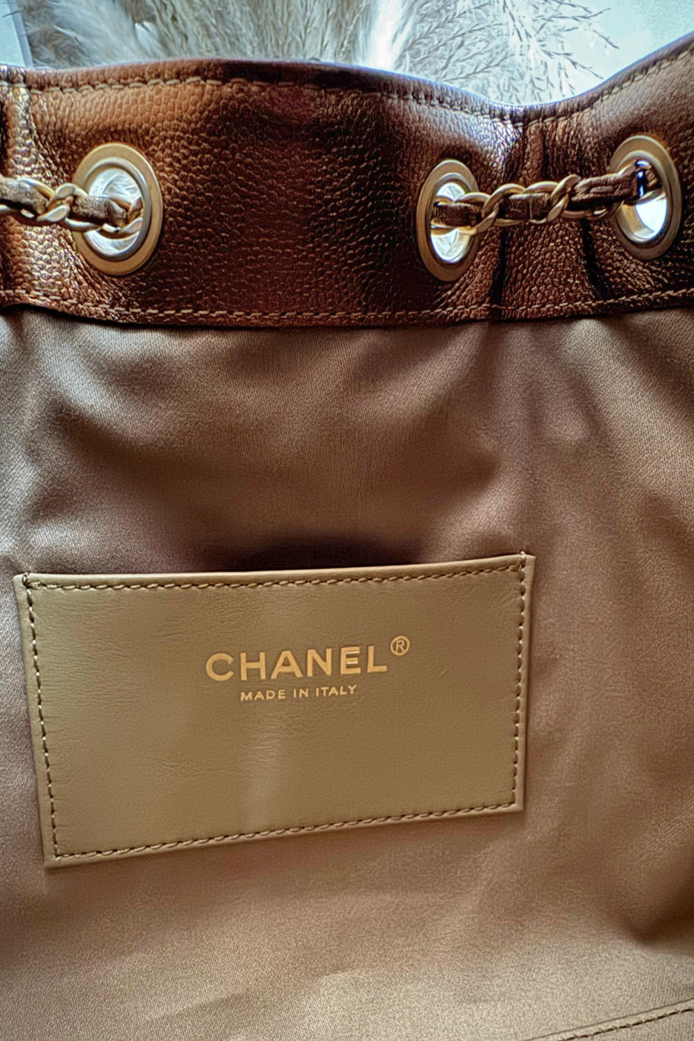 NEW CHANEL Spring-Summer 2025 25S Small Hobo Bag Metallic Grained Calfskin Bronze