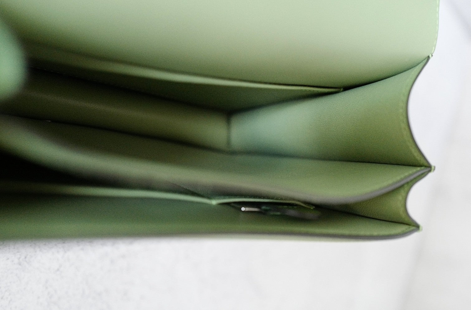BNIB Hermès Constance 18 Vert Criquet Epsom Leather Bag Exotic Buckle GHW Stamp B 2023