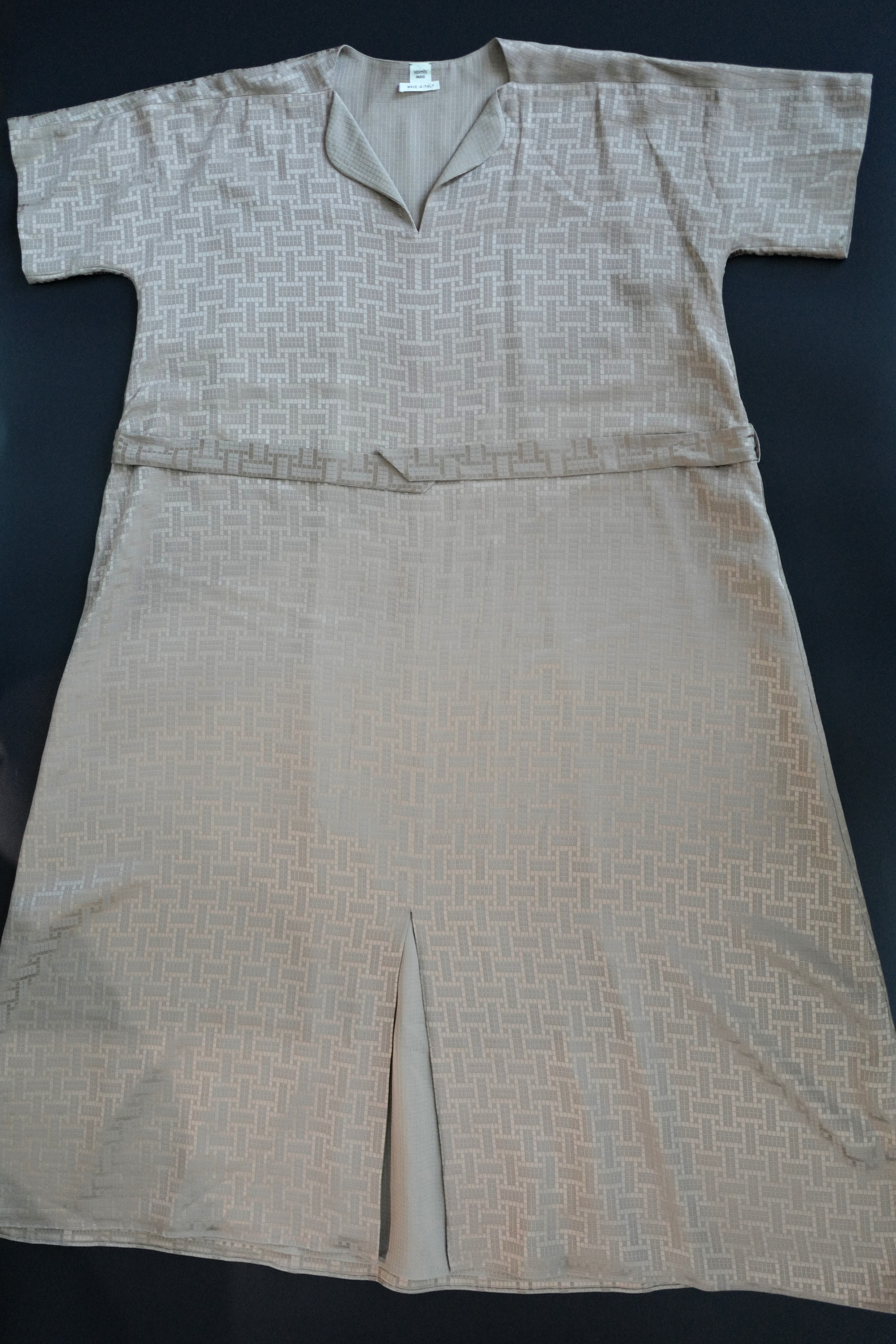 NEW Hermès Mosaique Belted Caftan Dress in Jacquard Silk Gris Étoupe Size 36