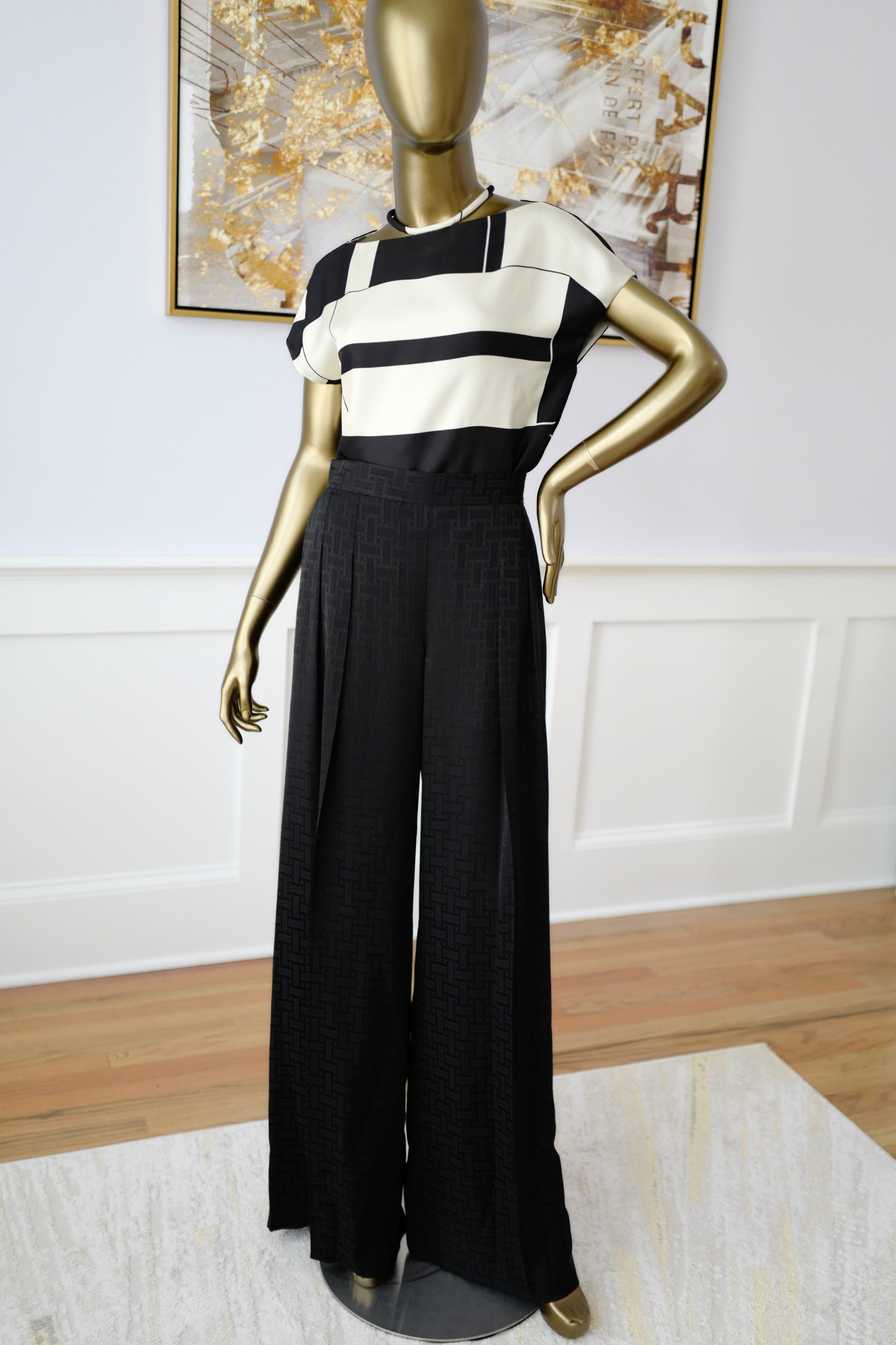Hermes Top Colllier Beta 140 Sur Twill In Noir (black) Size 34