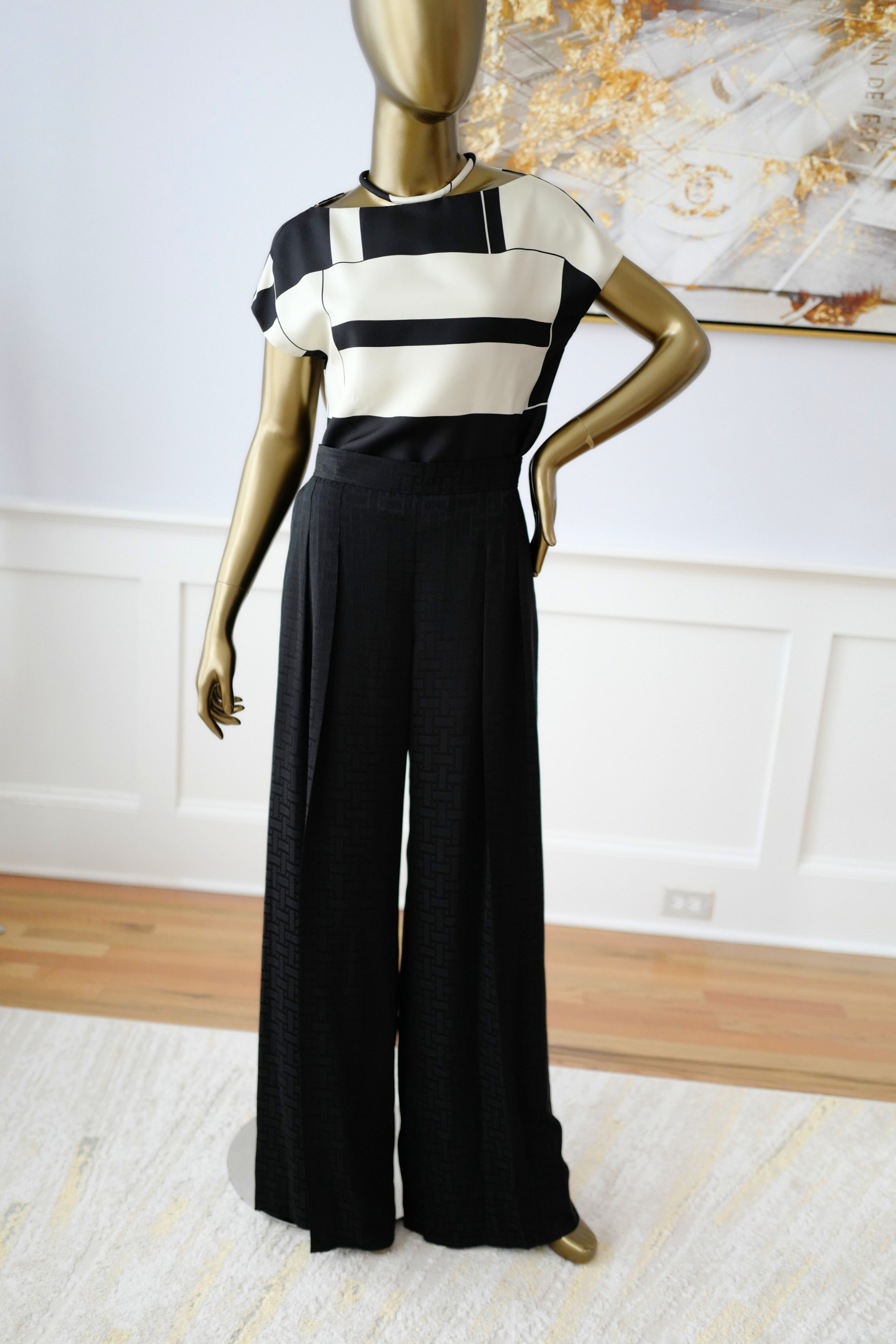 Hermes Top Colllier Beta 140 Sur Twill In Noir (black) Size 34