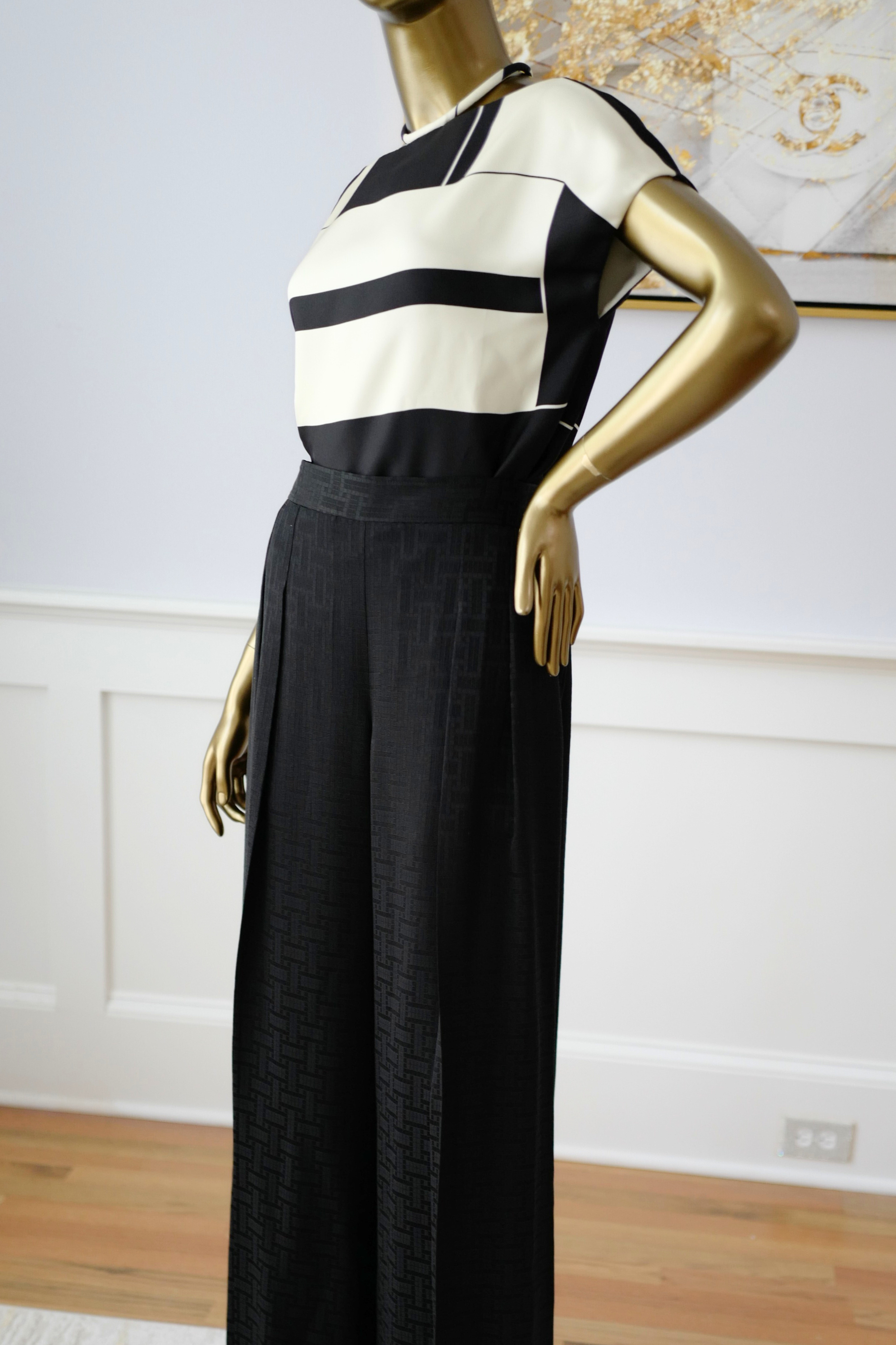 Hermes Top Colllier Beta 140 Sur Twill In Noir (black) Size 34