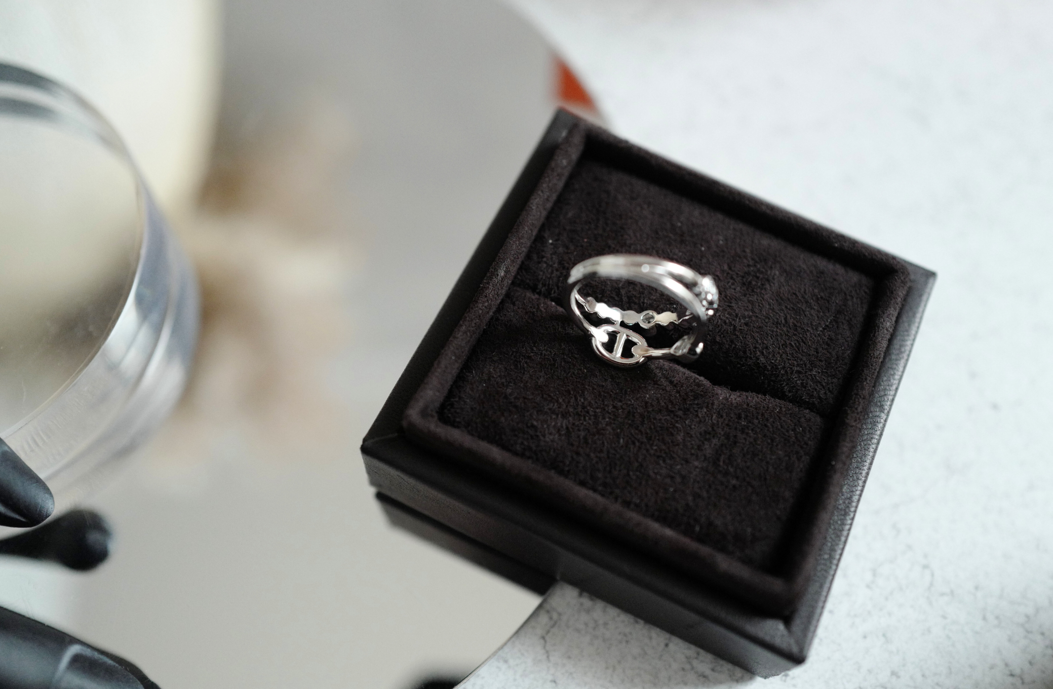 Hermès Chaine d’Ancre Chaos Fancy Ring in White Gold with Diamonds Sans Coloris Size 53