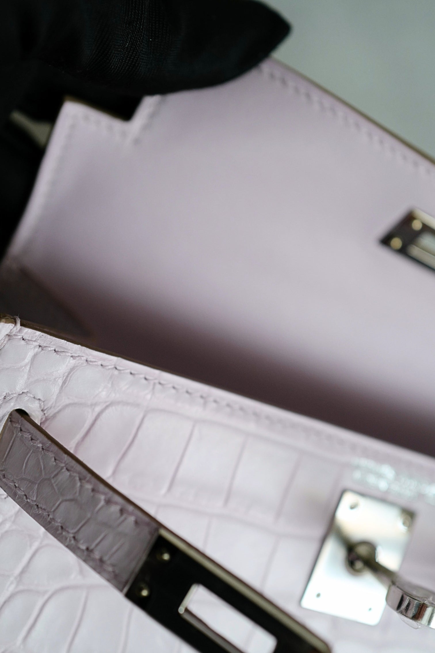 BNIB Hermès Mini Kelly 20 Mauve Pale Matte Alligator Palladium Hardware K Stamp 2025