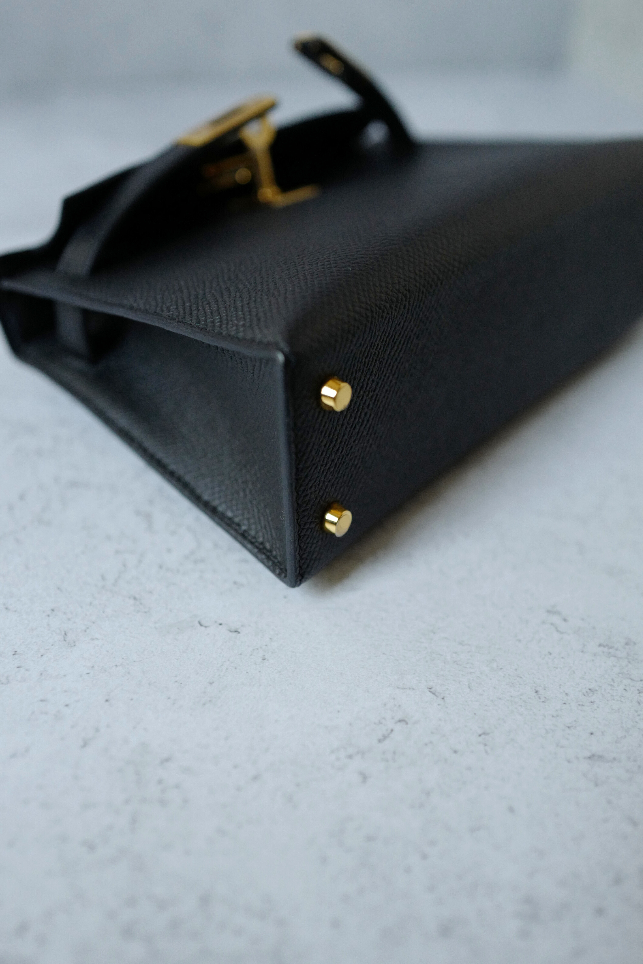 Hermès Mini Kelly 20 Black Epsom Leather with Gold Hardware Stamp W