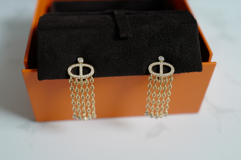 BNIB Hermes Calypso dangling earrings dia yg 18K Sans
