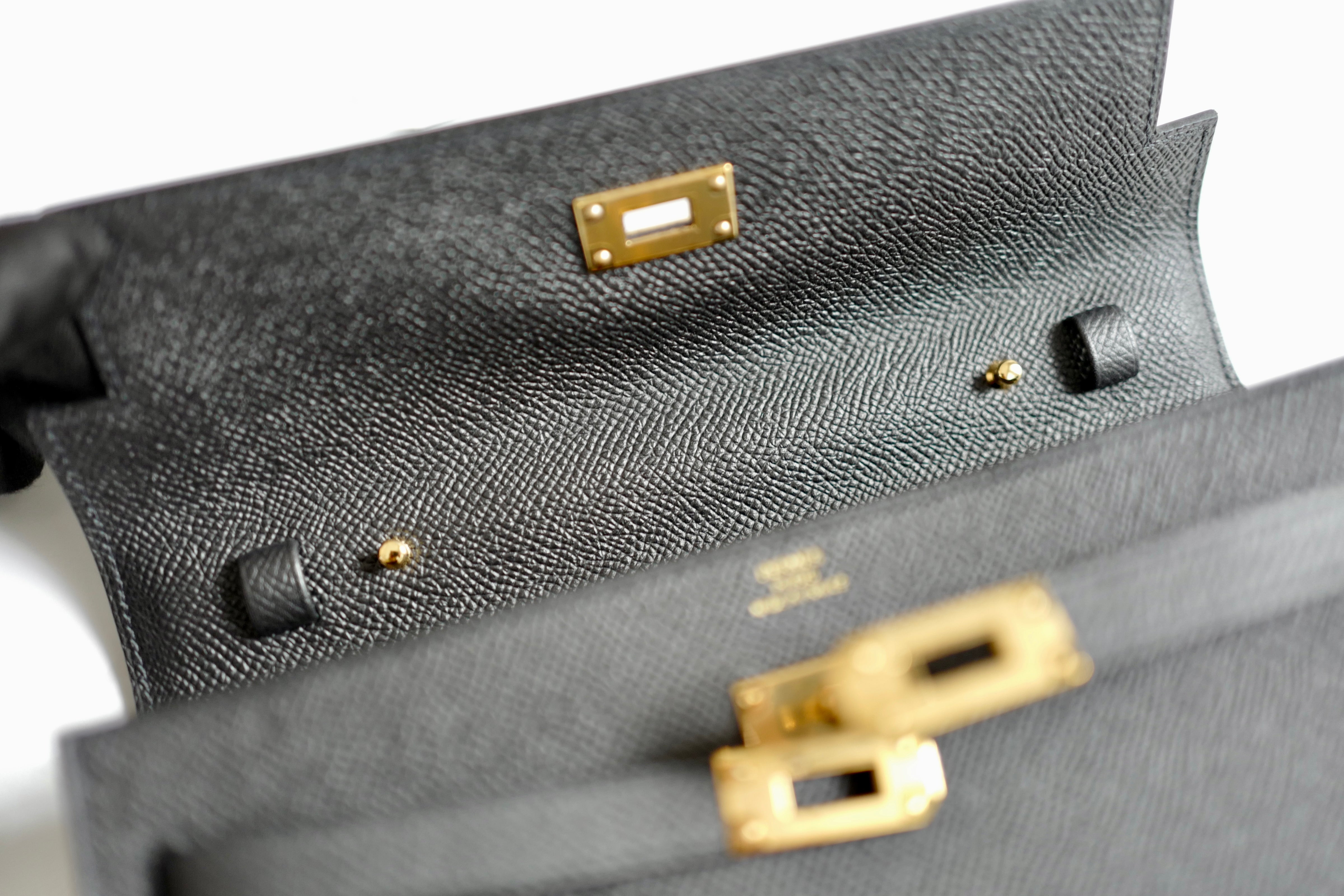 Hermes Sac Kelly To Go in Black Epsom Gold HW