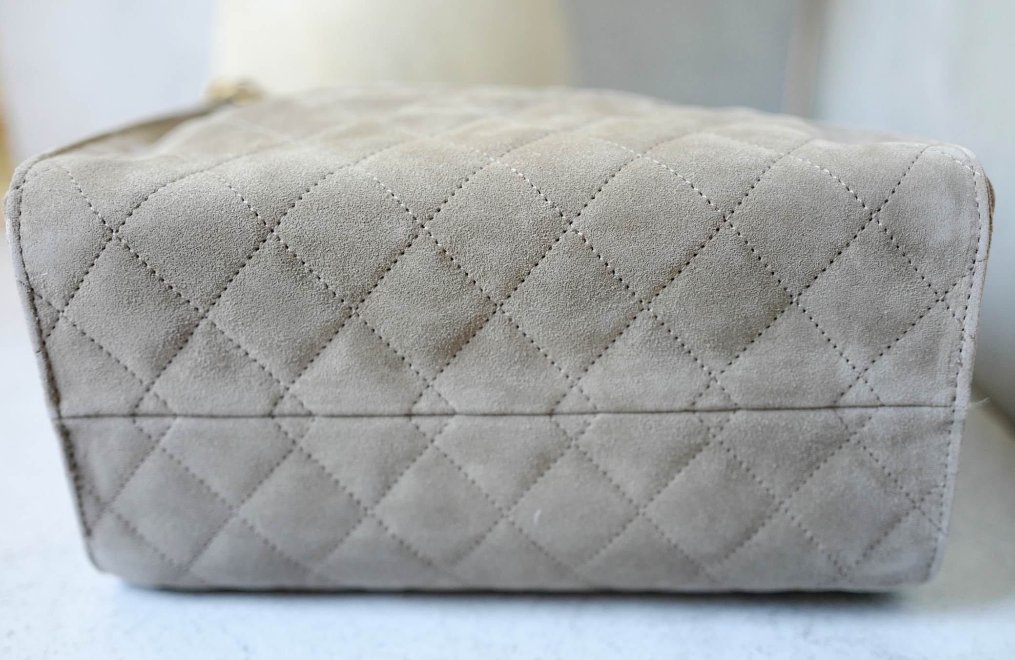 BNIB Chanel 25K Small Hobo Bag grey Suede with Gold Hardware