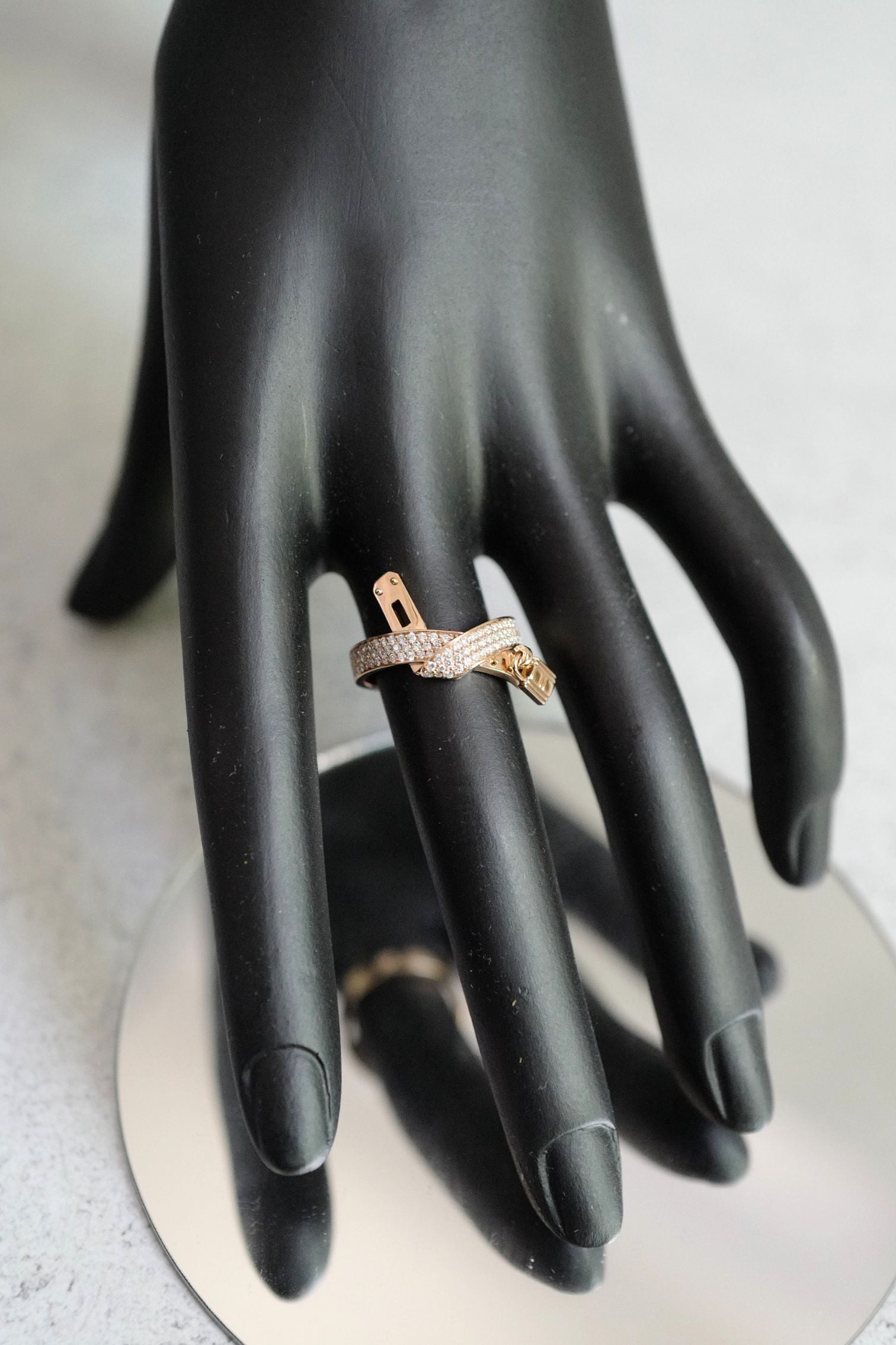 Hermès Kelly Gavroche Ring 18K Rose Gold 94 Diamonds Size 53