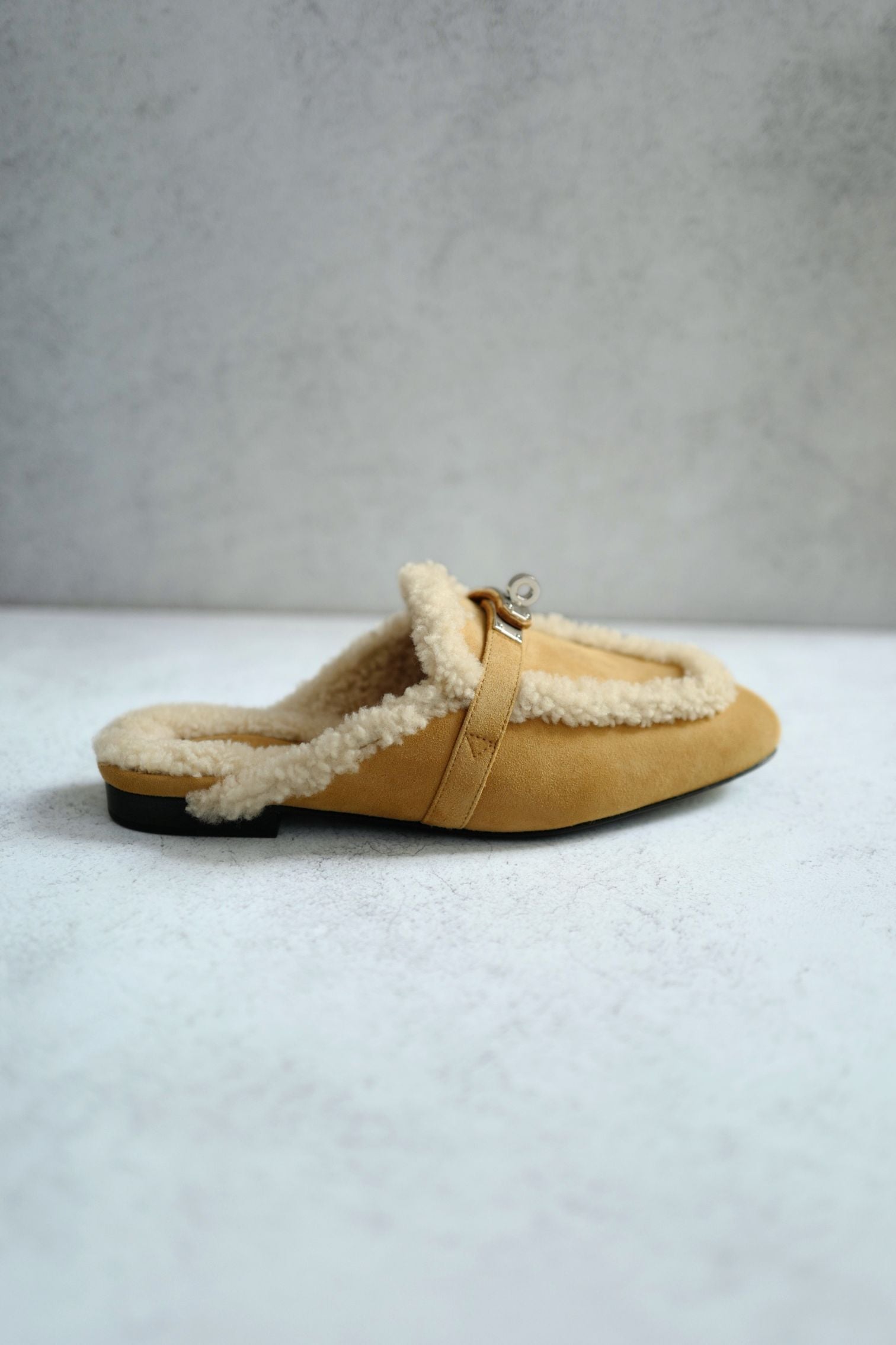 BNIB Hermes Oz Mule Shearling Miel / Ecru Suede Palladium Hardware size 38