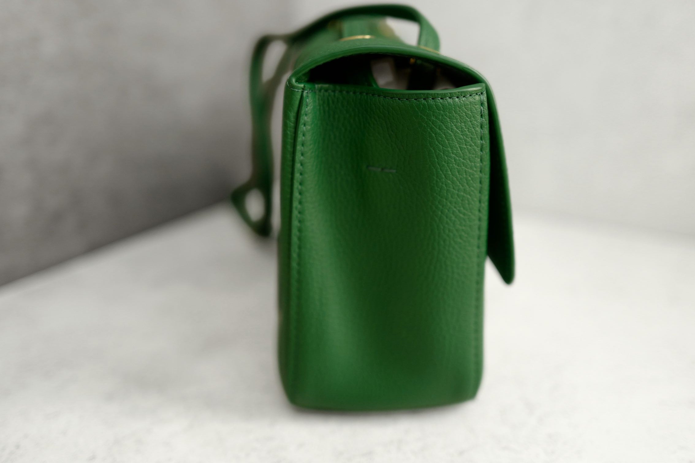 Chanel 26A Maxi 32 Flapbag "Matthieu Blazy" Green Grained Calfskin Gold Hardware