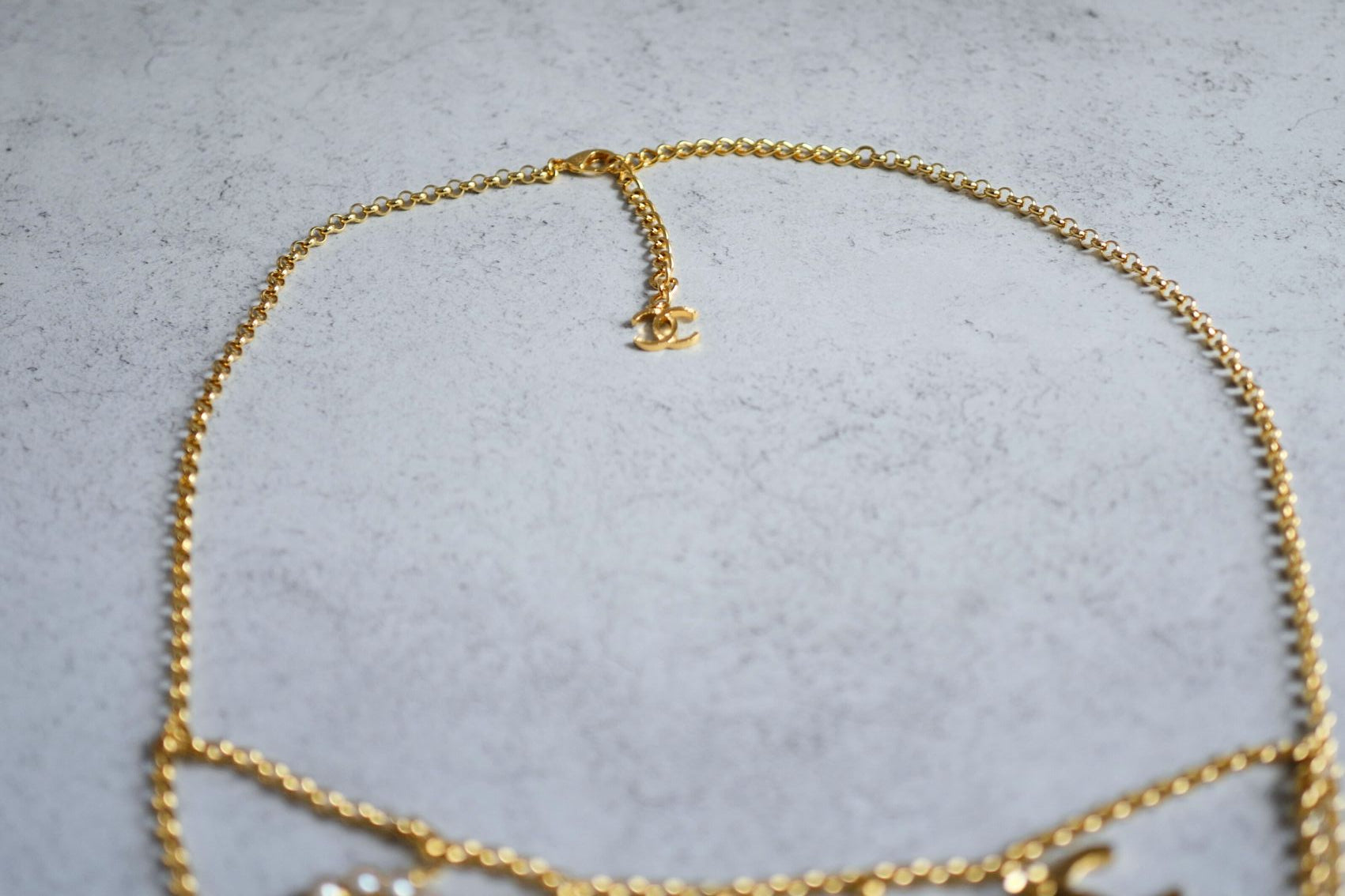 BNIB Chanel 24S Chain Belt with COCO & No 5 Pendant in Gold & Pearly White 85