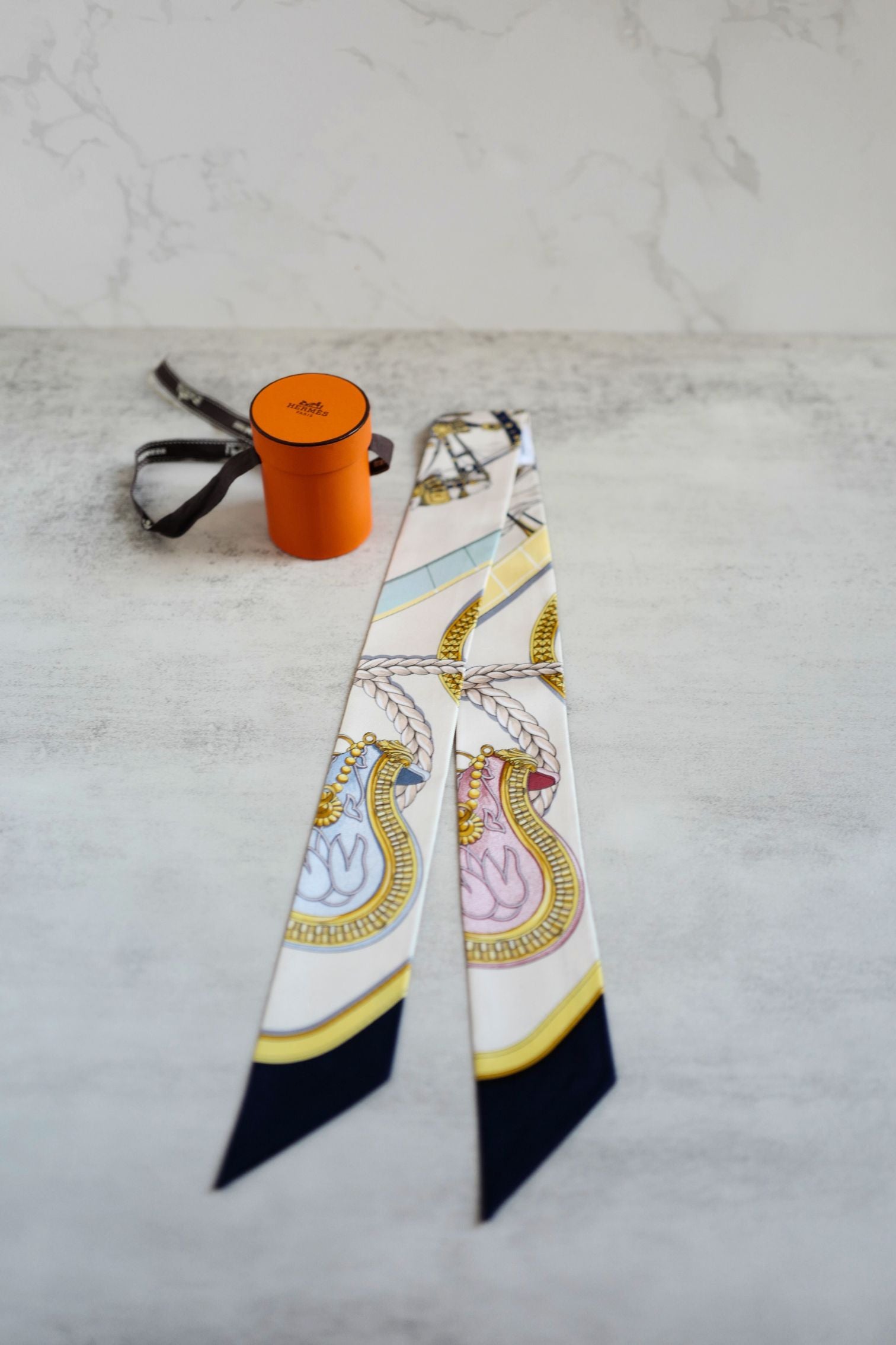 Hermès Twilly Grand Apparat Scarf Ivoire Marine Rose 100% Silk Twill