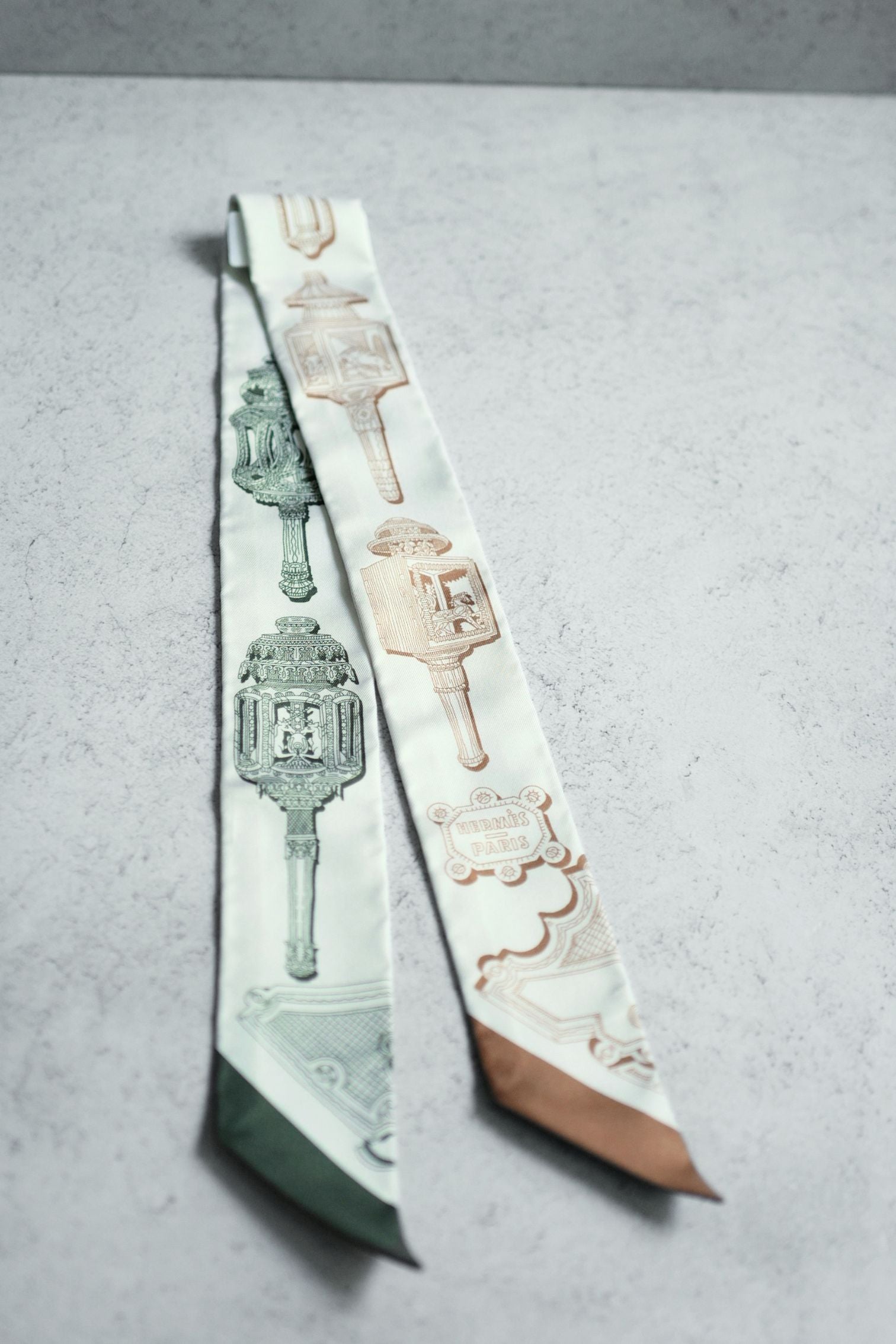 NEW Hermès Merveilleuses Lanternes Twilly Crème / Caramel / Kaki 100% Silk