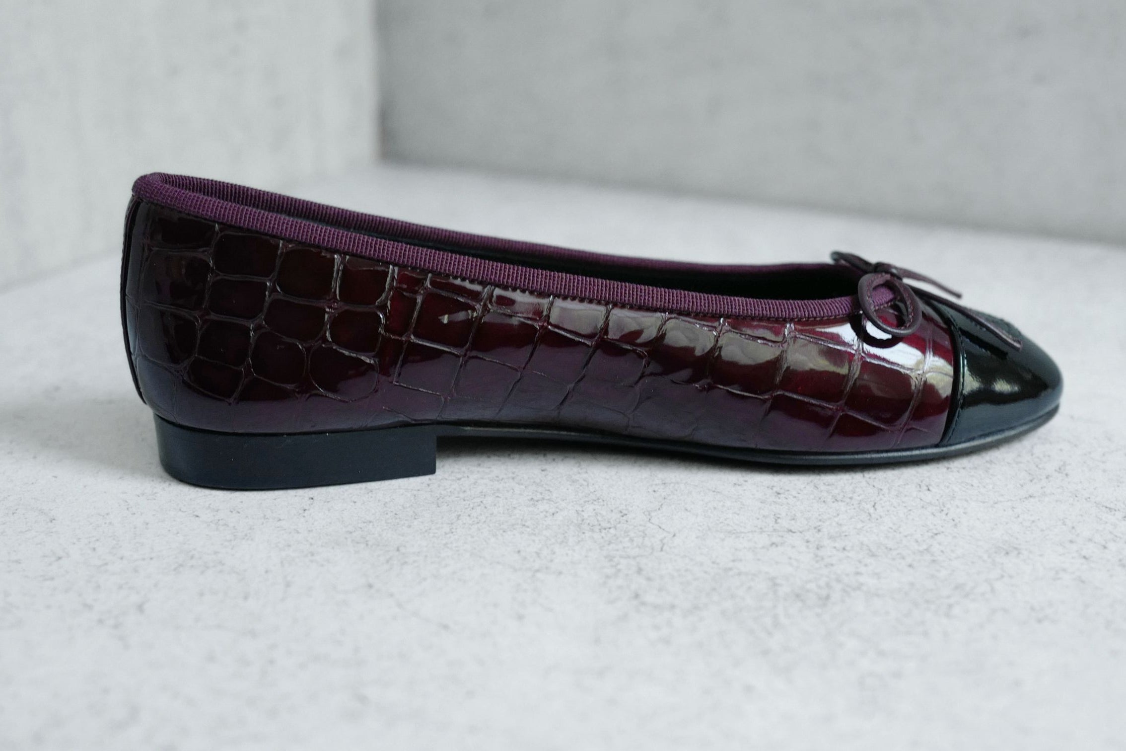 Chanel 26A Ballet Flats Croc Embossed Patent Calfskin Burgundy Black Size 37