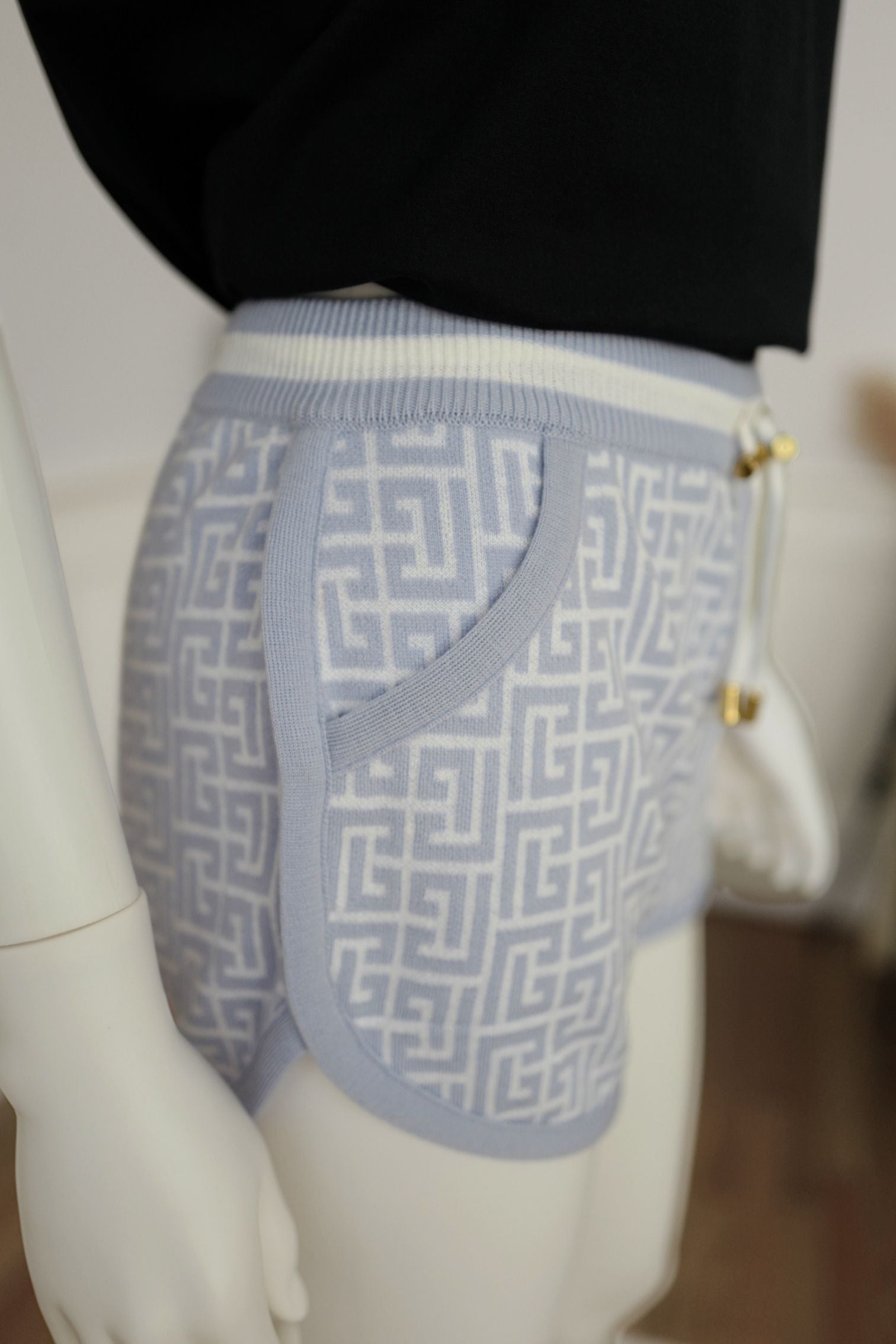 Balmain Monogram Jacquard Wool Blend Tennis Shorts size 36 NEW
