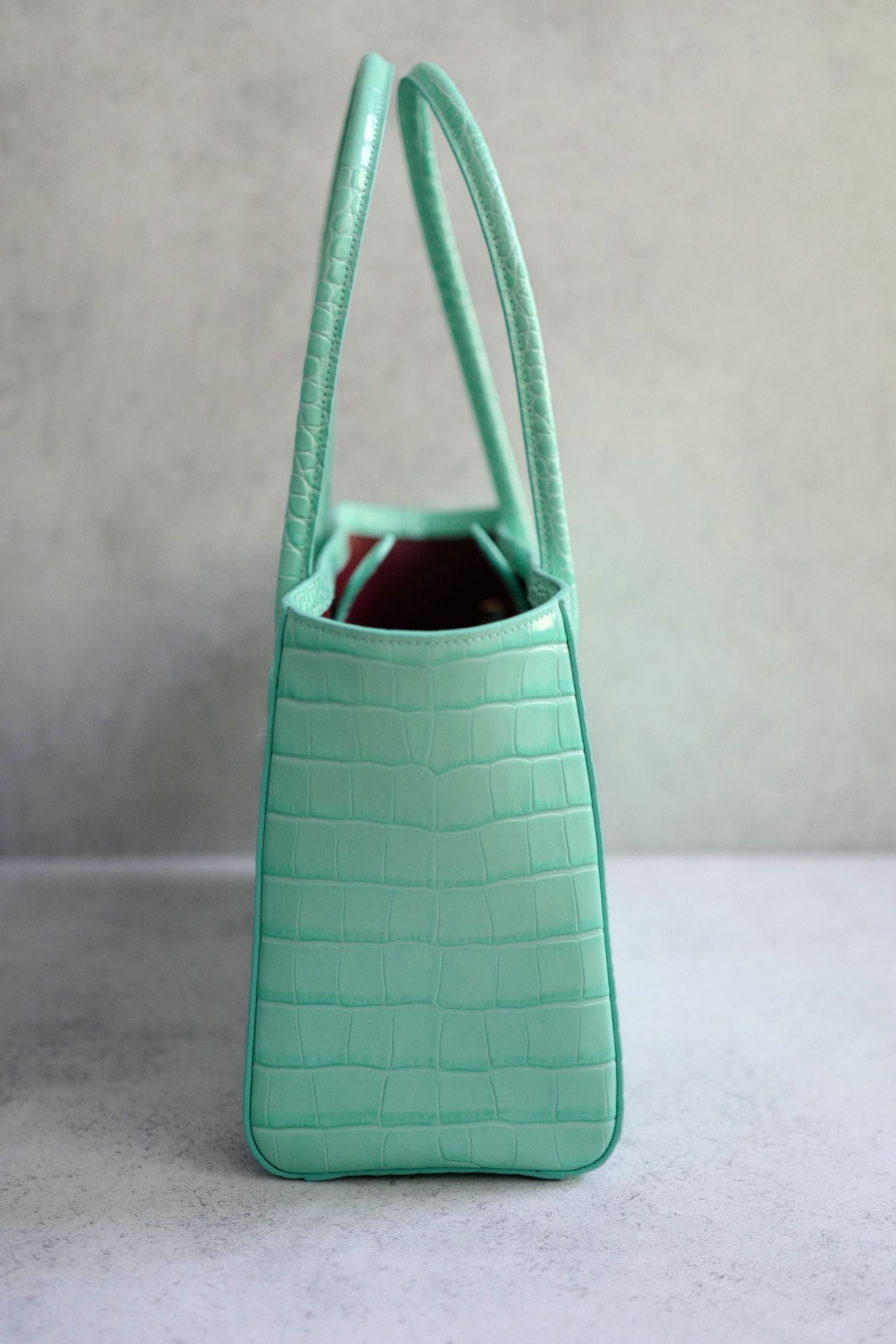 Chanel 26S Matthieu Blazy's Small Tote Green Crocodile Embossed Calfskin GHW