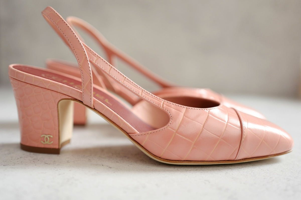 Chanel 26K Slingbacks Heels Rose Clair Croc Embossed Calfskin Size 38