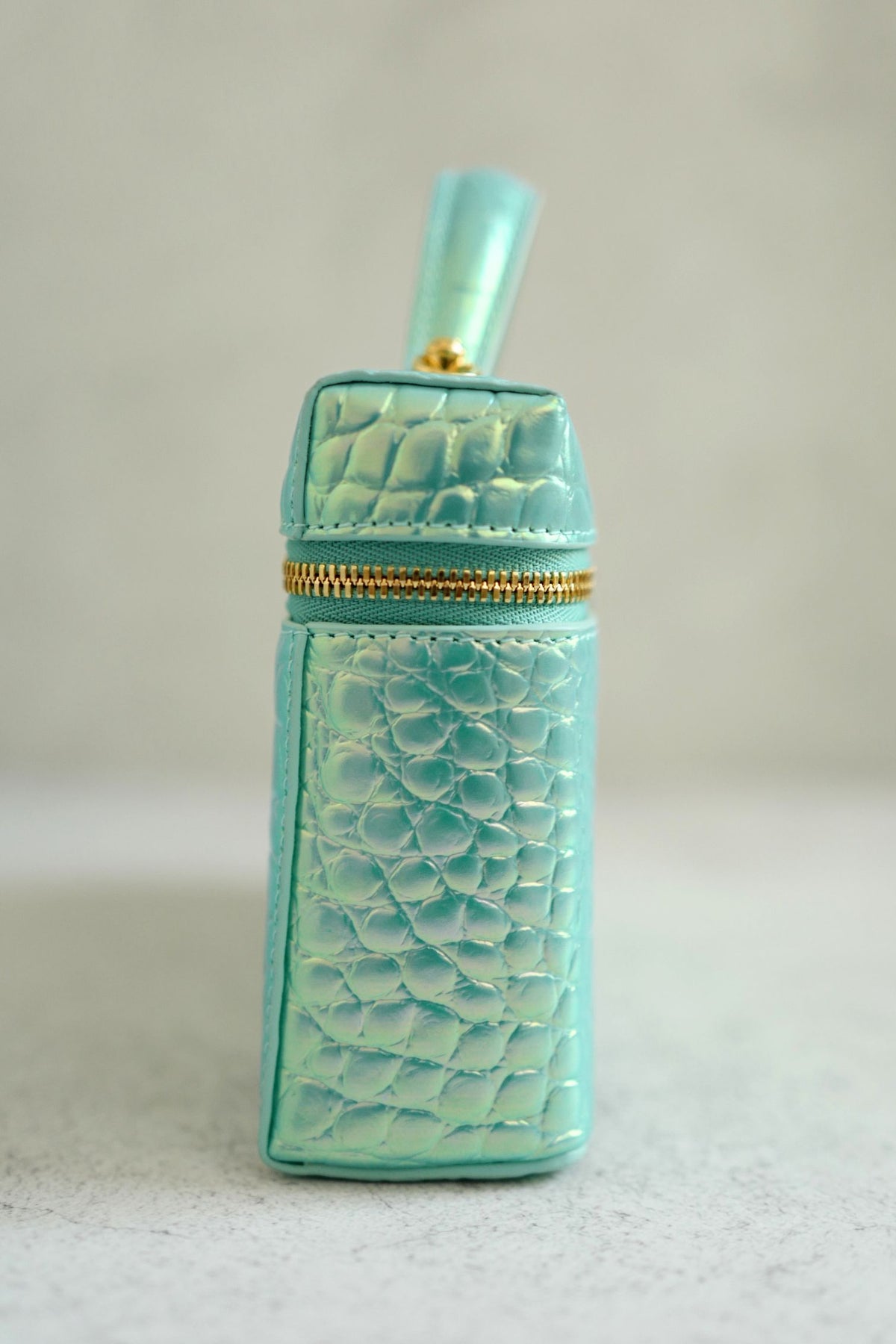 NEW Chanel 26K Vanity with Chain Turquoise Croc Embossed Iridescent Calfskin GHW