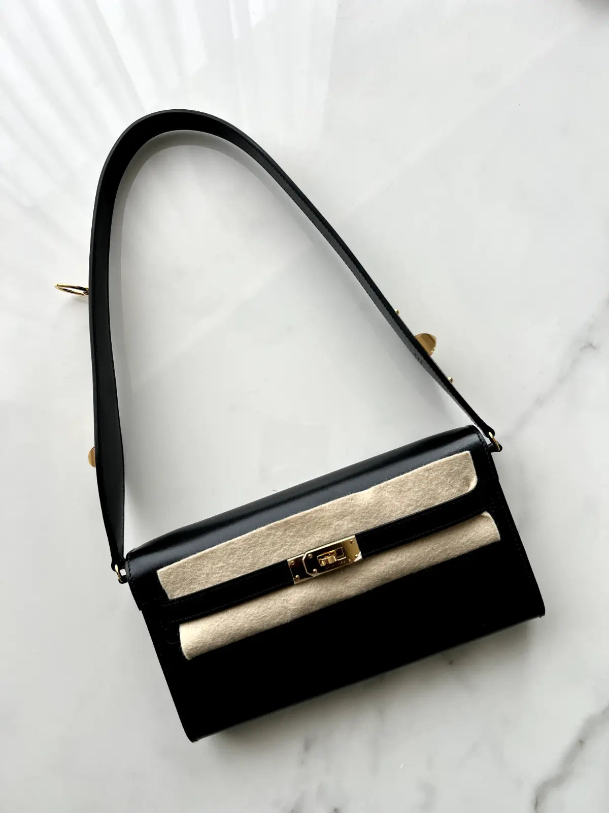 BNIB Hermes Sac Kelly To Go Rock Veau Box in Noir Black Gold HW Runway Limited