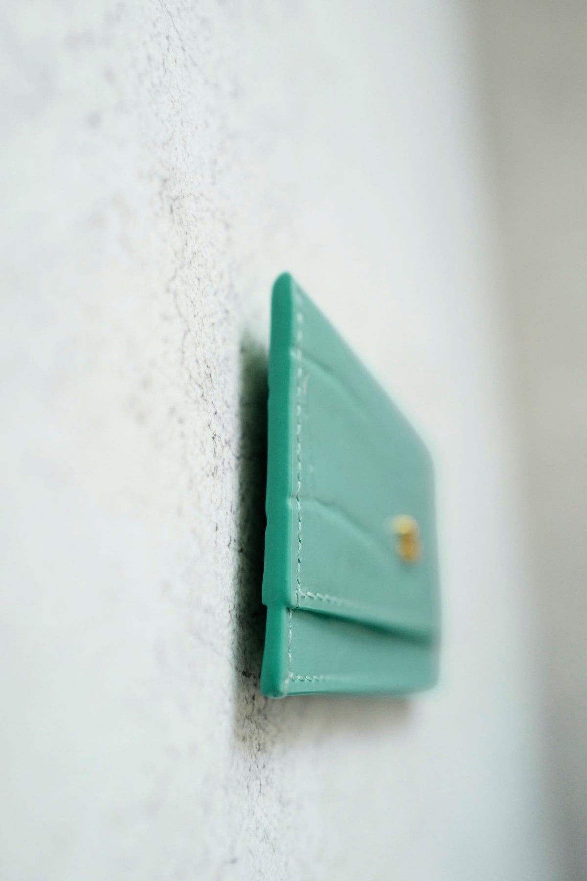 New Chanel 26K Matthieu Blazy's Card Holder Croc Embossed Iridescent Turquoise Green Calfskin GHW