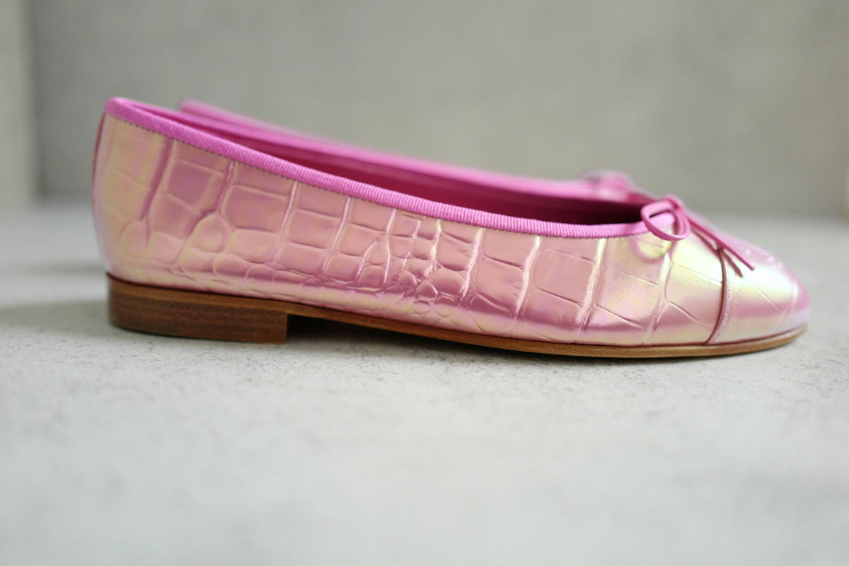NEW Chanel 26K Matthieu Blazy's Ballet Flats Croc Embossed Calfskin Pink Size 37