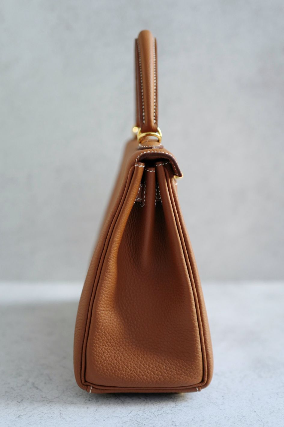 Hermès Kelly 25 Gold Togo Leather Gold Hardware K Stamp