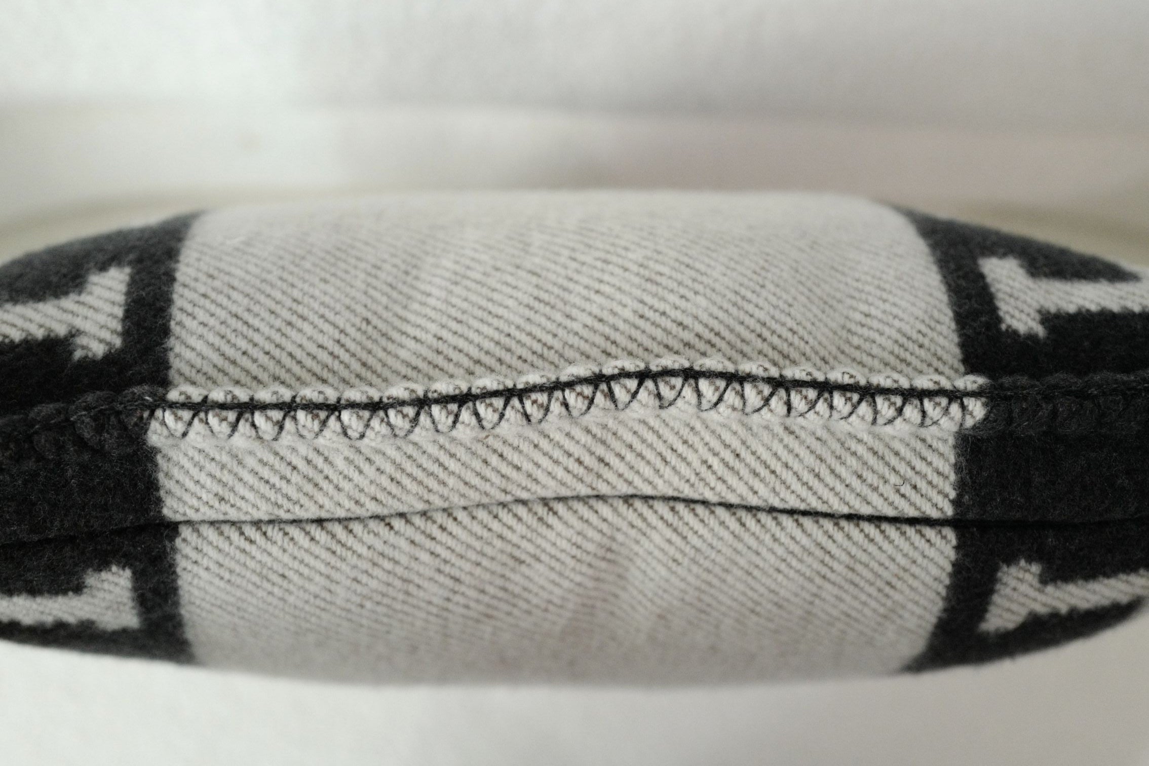 NEW Hermes Avalon Pillow Small Model Ecru Gris Fonce Jacquard Wool Cashmere