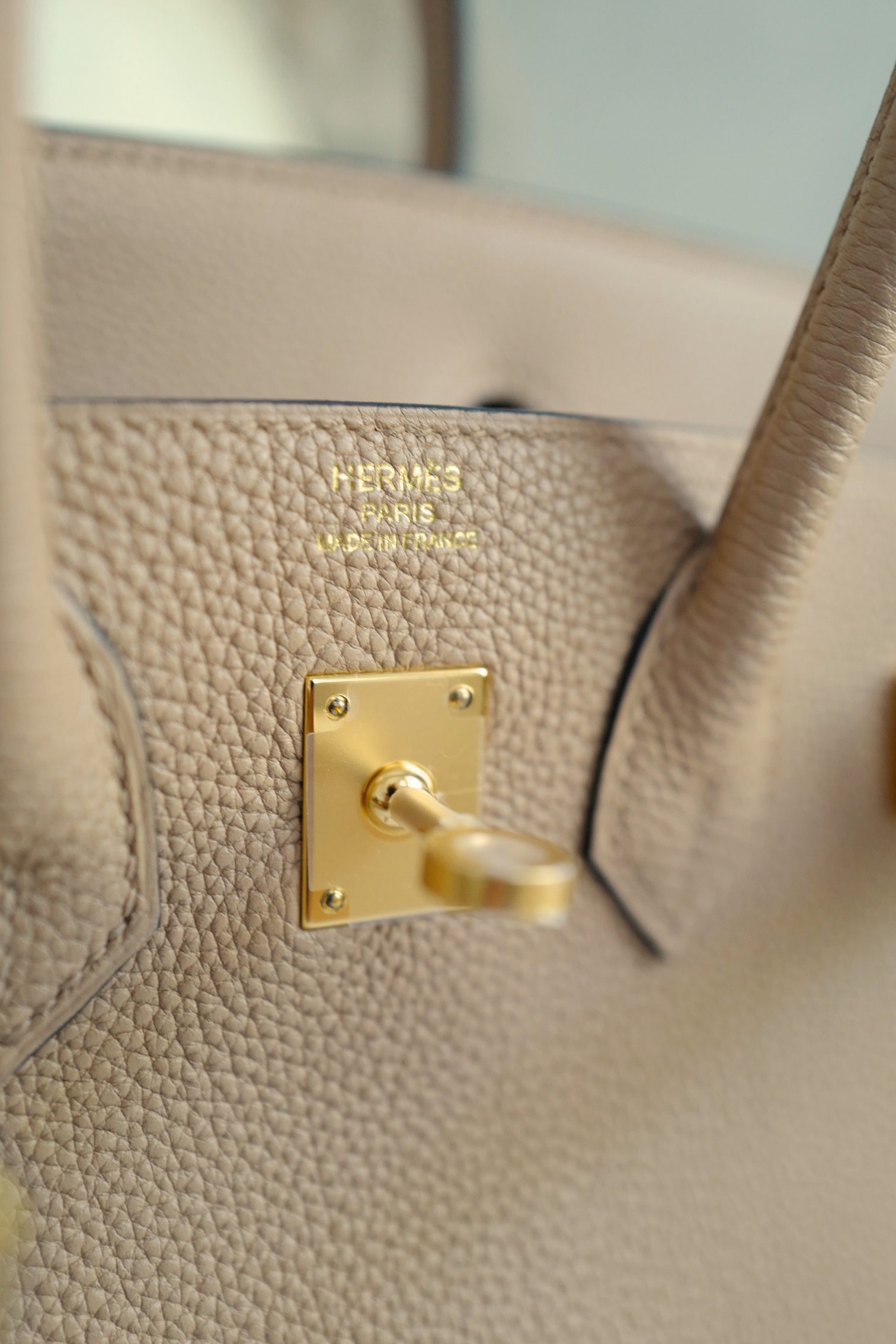 BNIB Hermès Birkin 25 Bag Chai Togo Leather with Gold Hardware Stamp U 2023